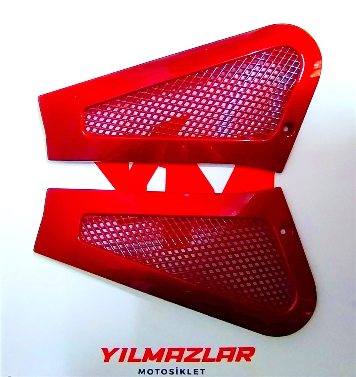 Yuki Cobra Jupiter Sele Altı Yan Kapak Büyük Dekoratif Siyah Tk.Yuki Cobra Jupiter Sele Altı Yan Kapak Büyük Dekoratif Kırmızı Tk.