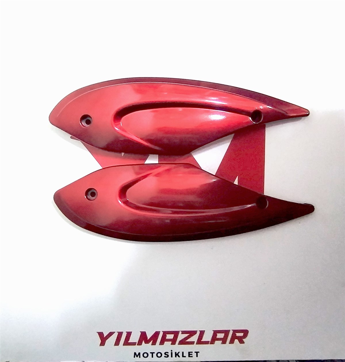 Yuki Cobra Jupiter Sele Altı Yan Kapak Dekoratif Tk. KırmızıYuki Cobra Jupiter Sele Altı Yan Kapak Dekoratif Kırmızı