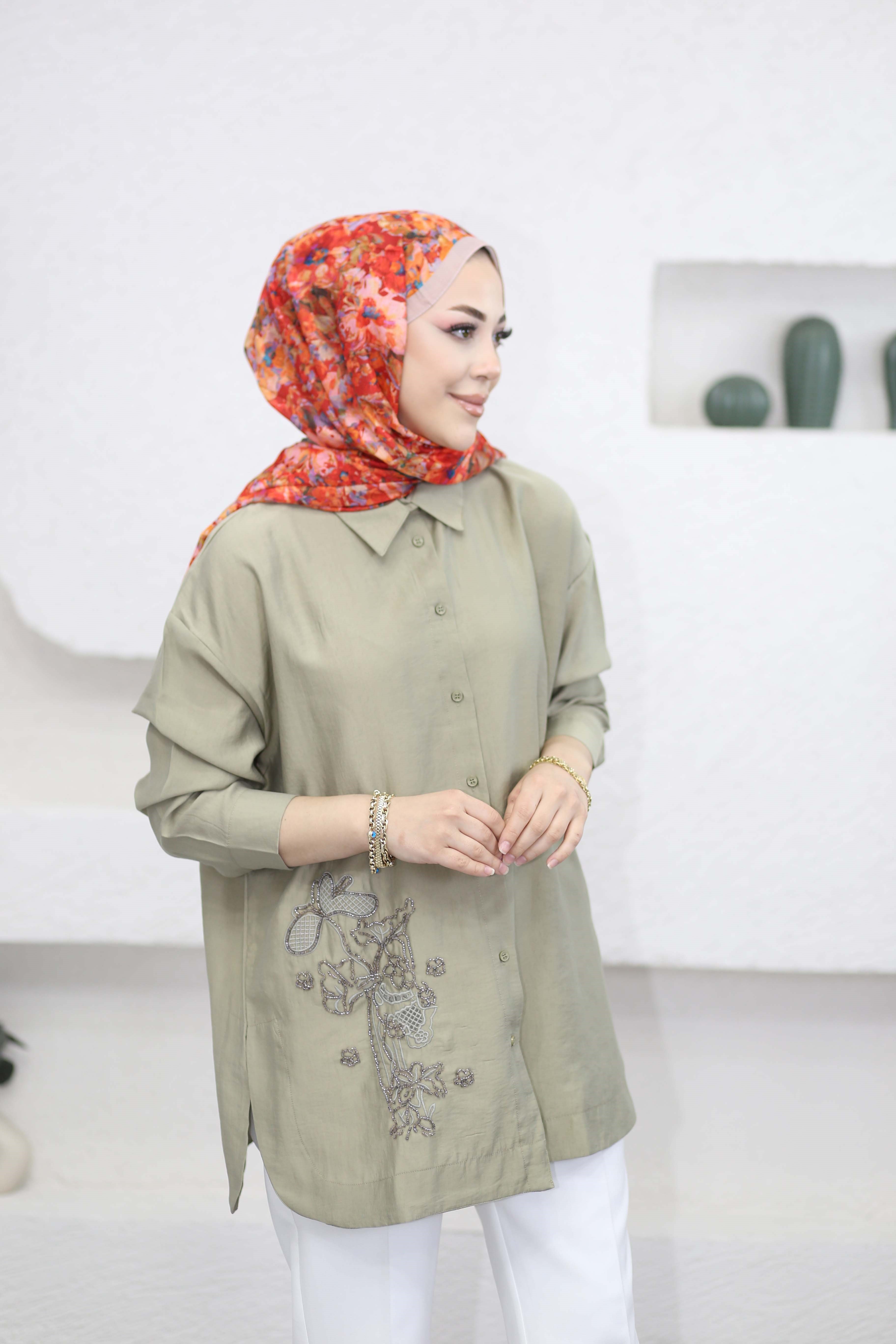 Boncuk Nakış Detaylı Gömlek Olivie 2964