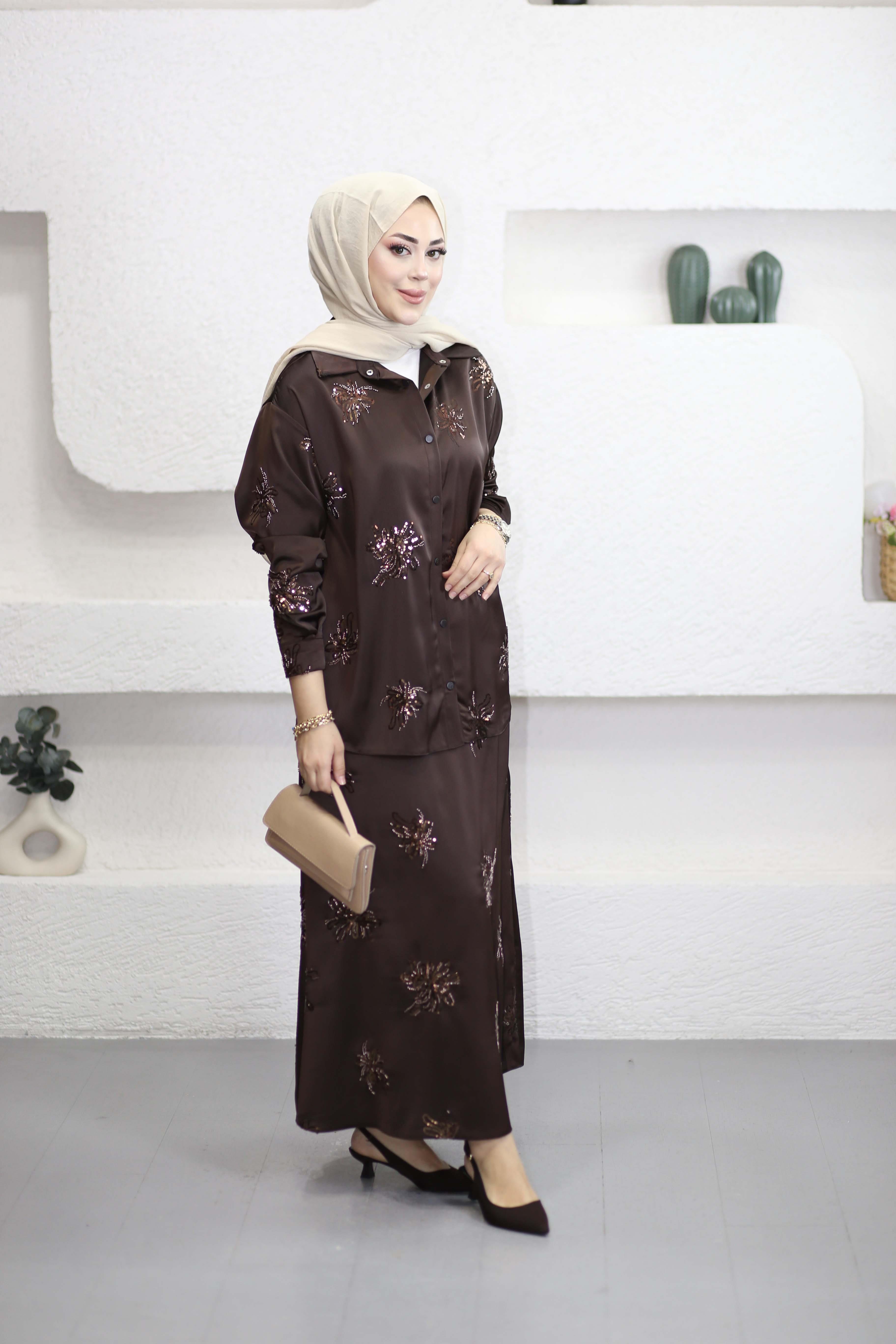 Payetli Saten Etekli Takım Kahverengi 1475