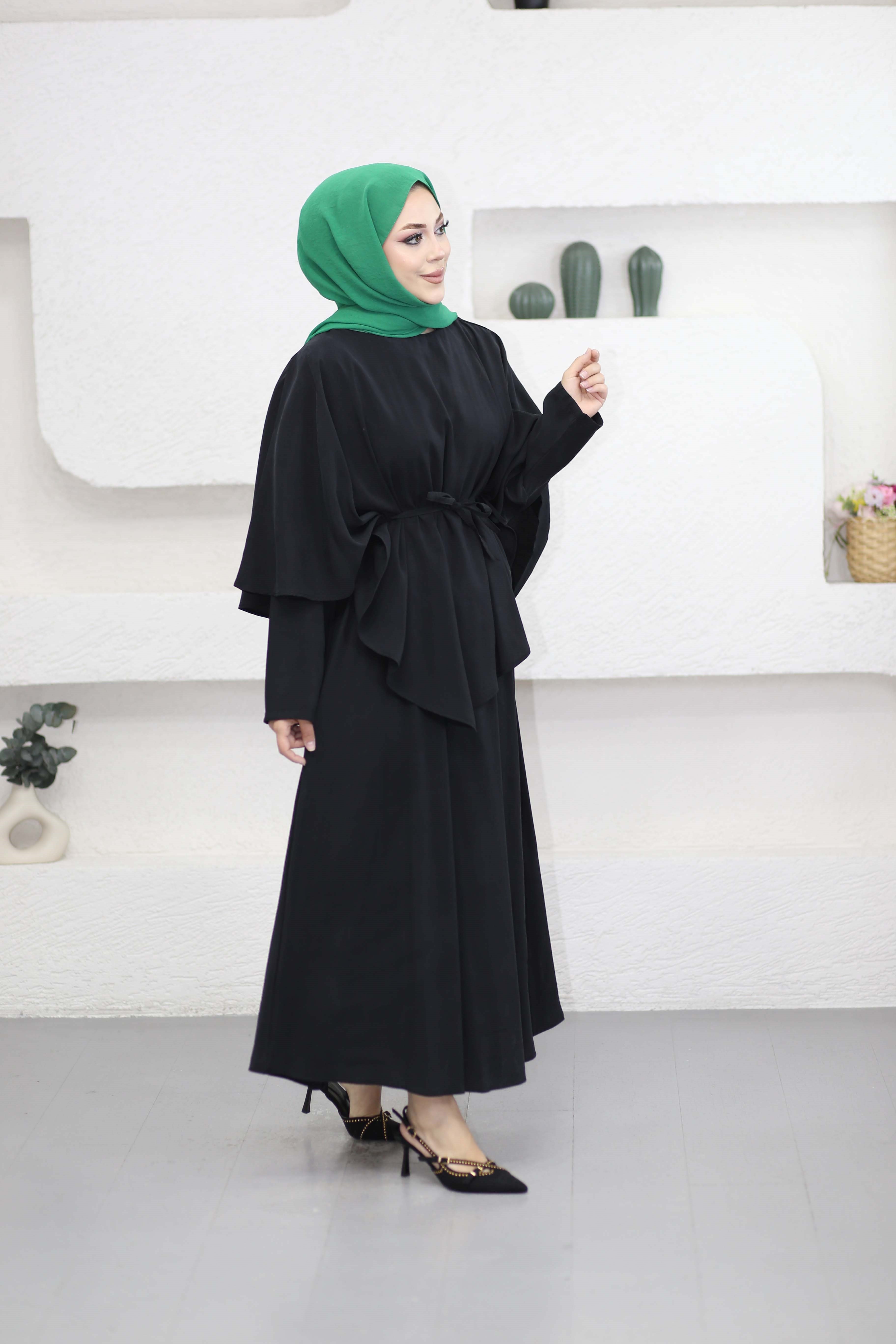 Beli Lastikli Pelerinli Elbise Siyah 8064