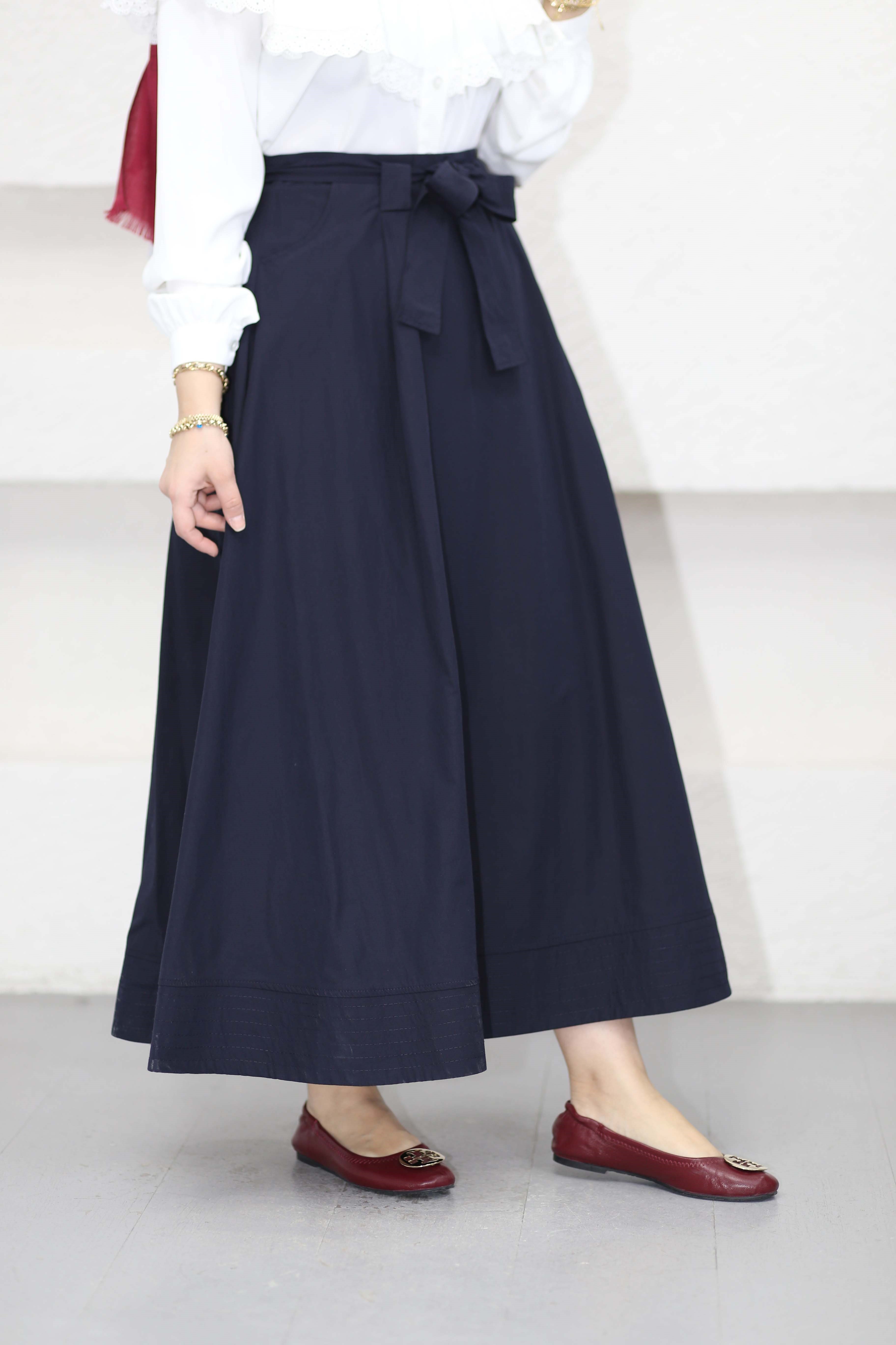 Mia Etek Lacivert 262010