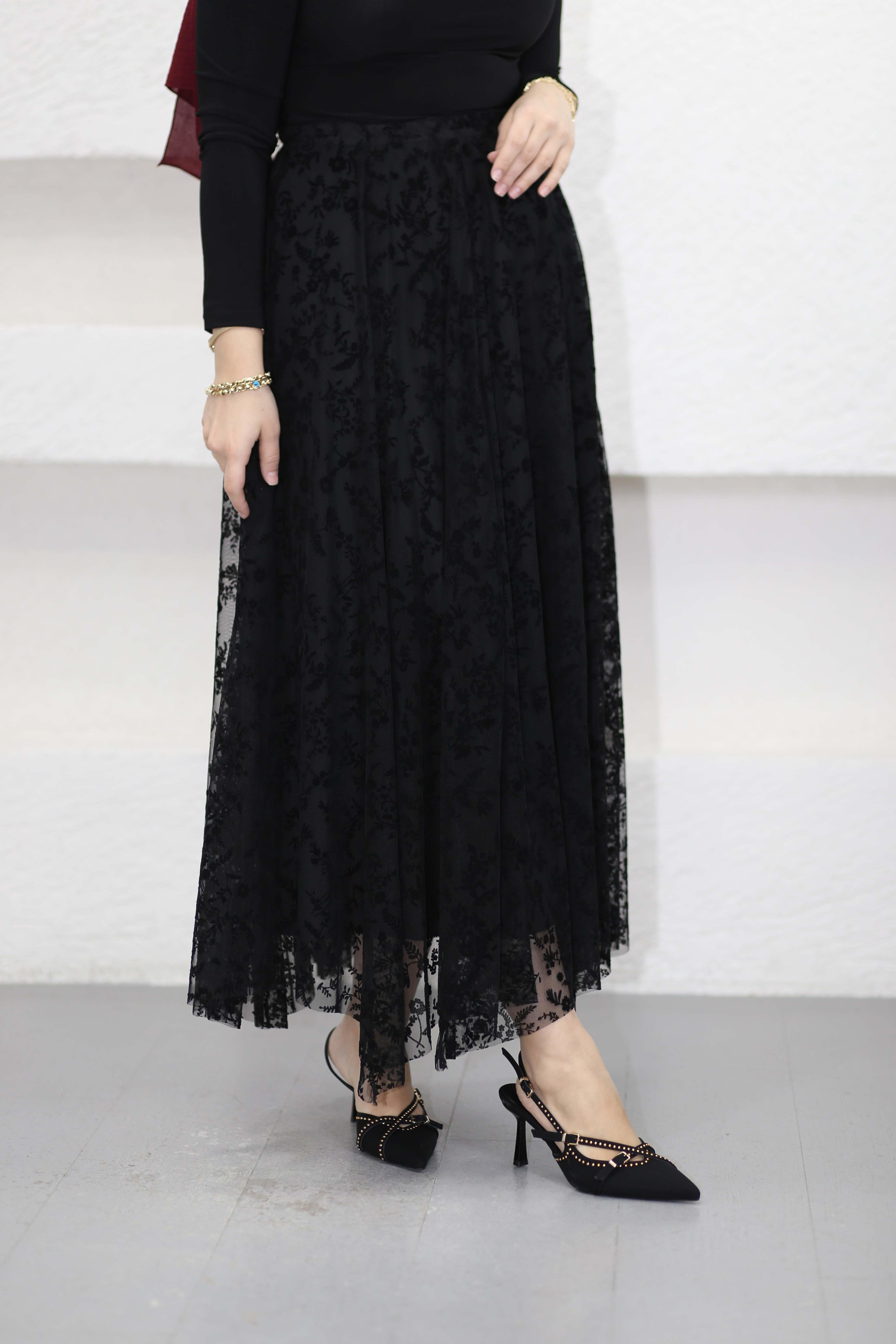 Yaprak Desen Tül Etek Siyah 1070