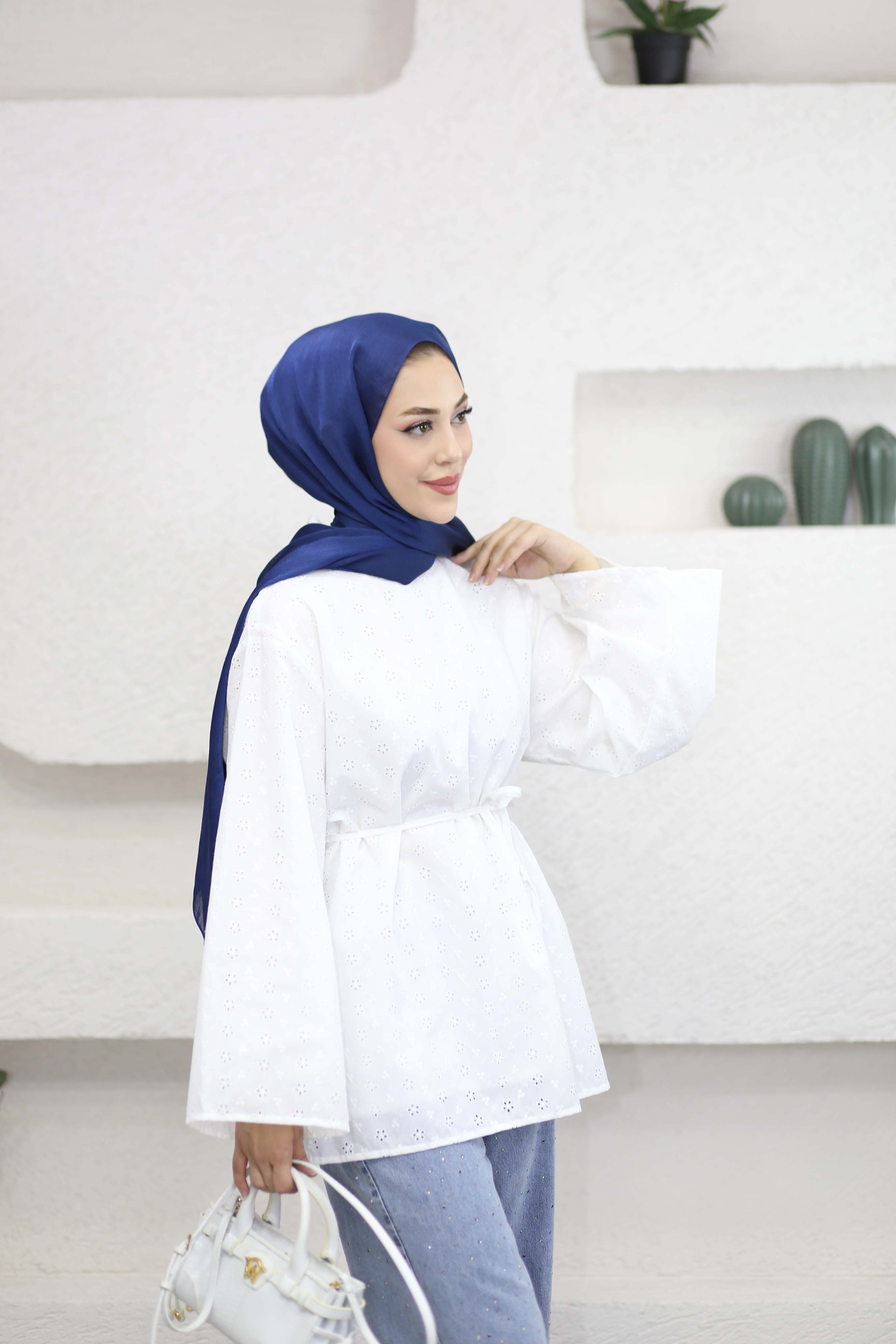 Mini Çiçek İşlemeli Gömlek Beyaz 26278