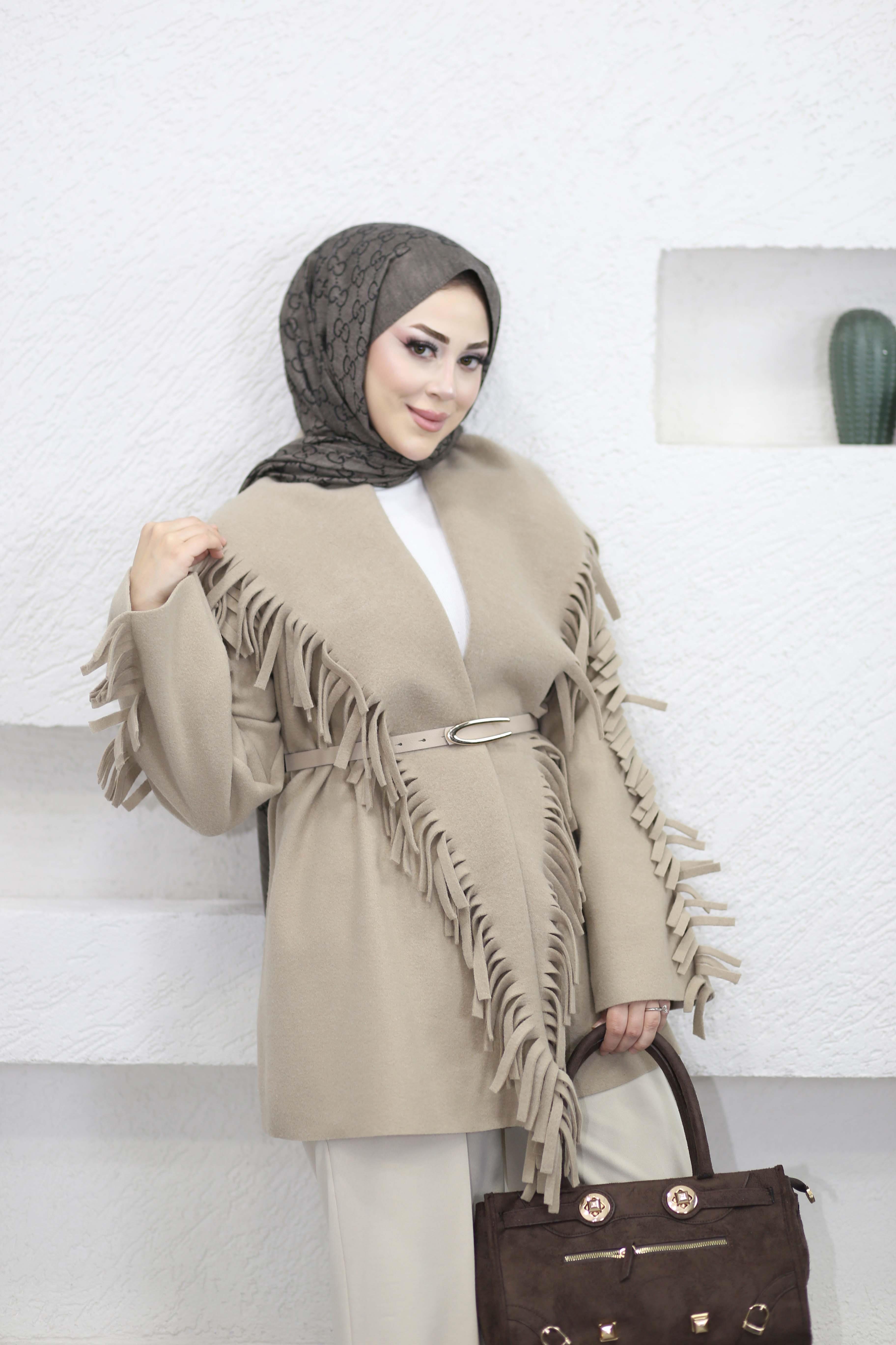 Püsküllü Kaşe Kaban Bej 282