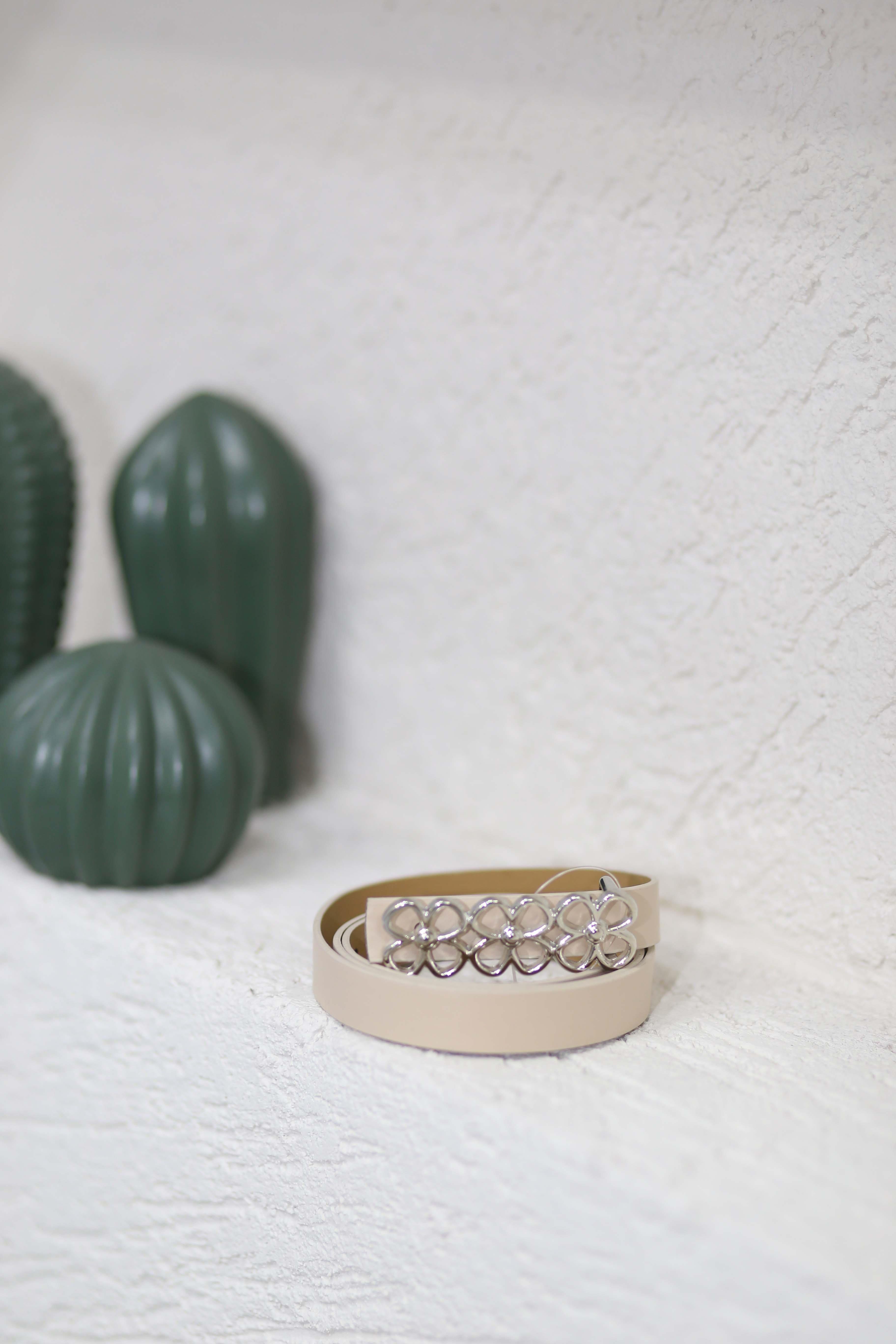 Yonca Tokalı Kemer Bej KMR01