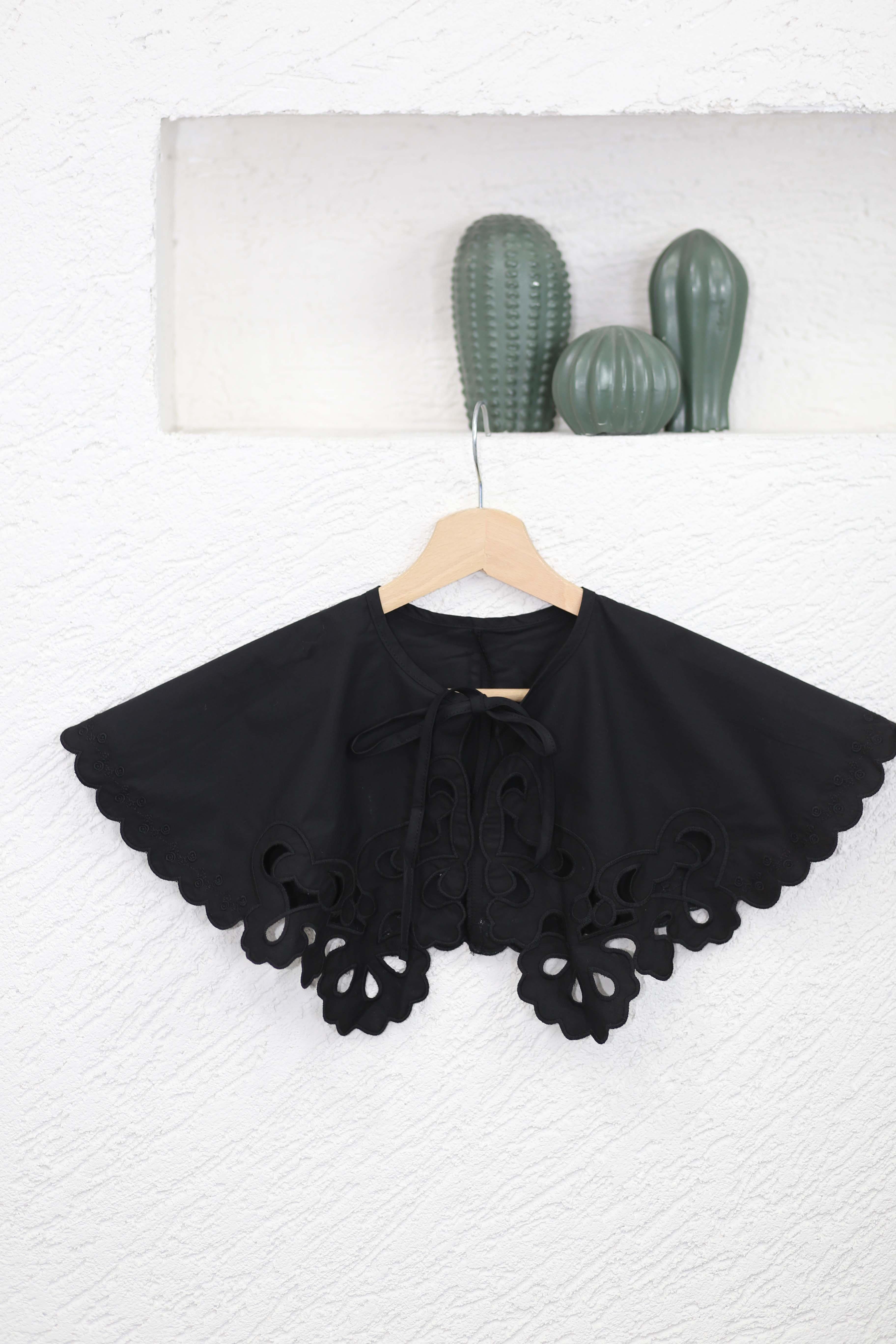 Nakış Detaylı Yakalık Siyah 26029