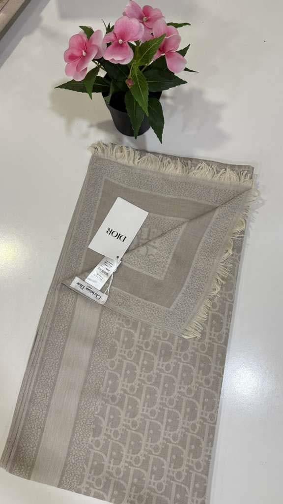 Dior Şal Bej 5909