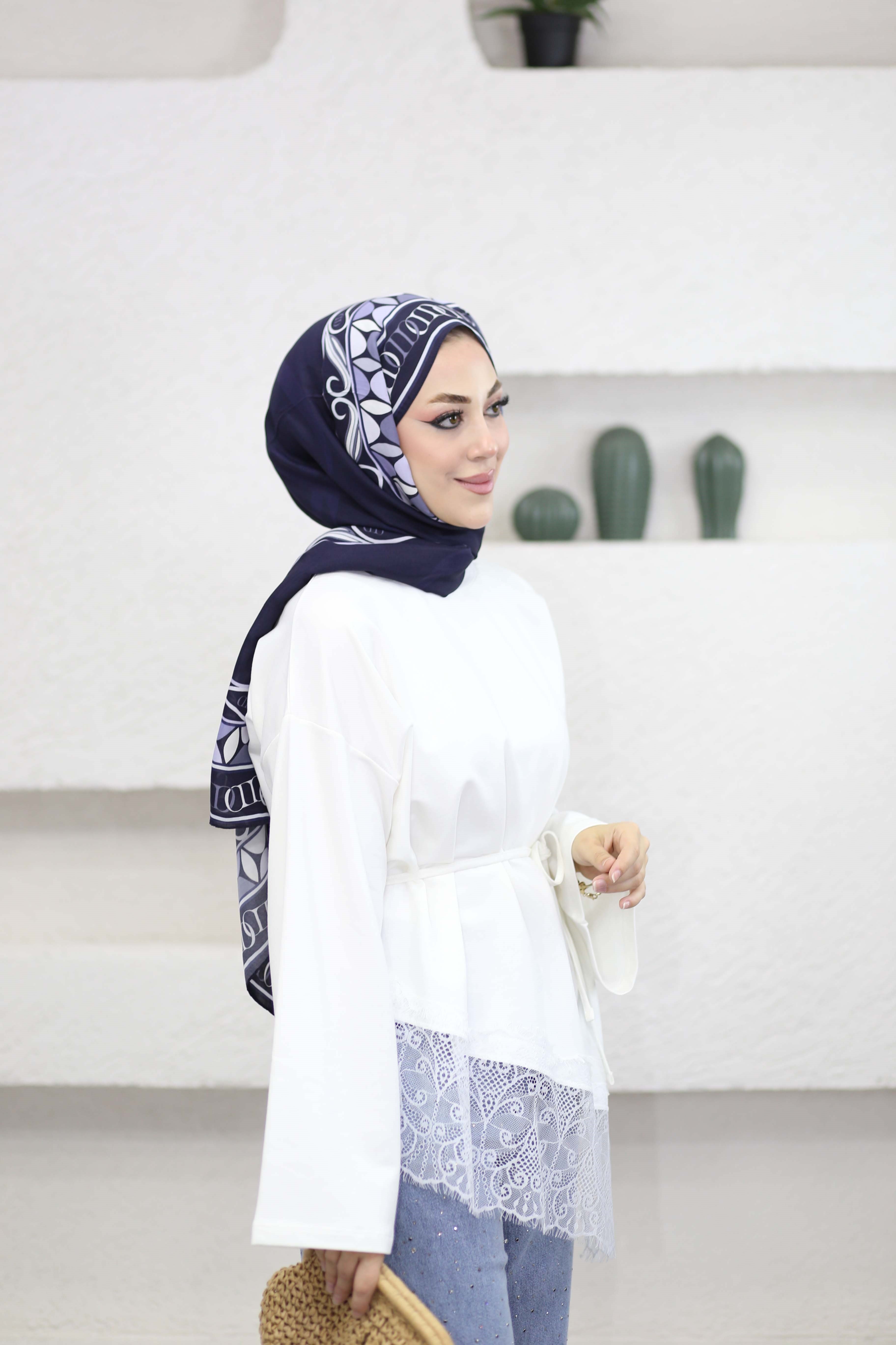 Eteği Dantelli Sweat Ekru 3491