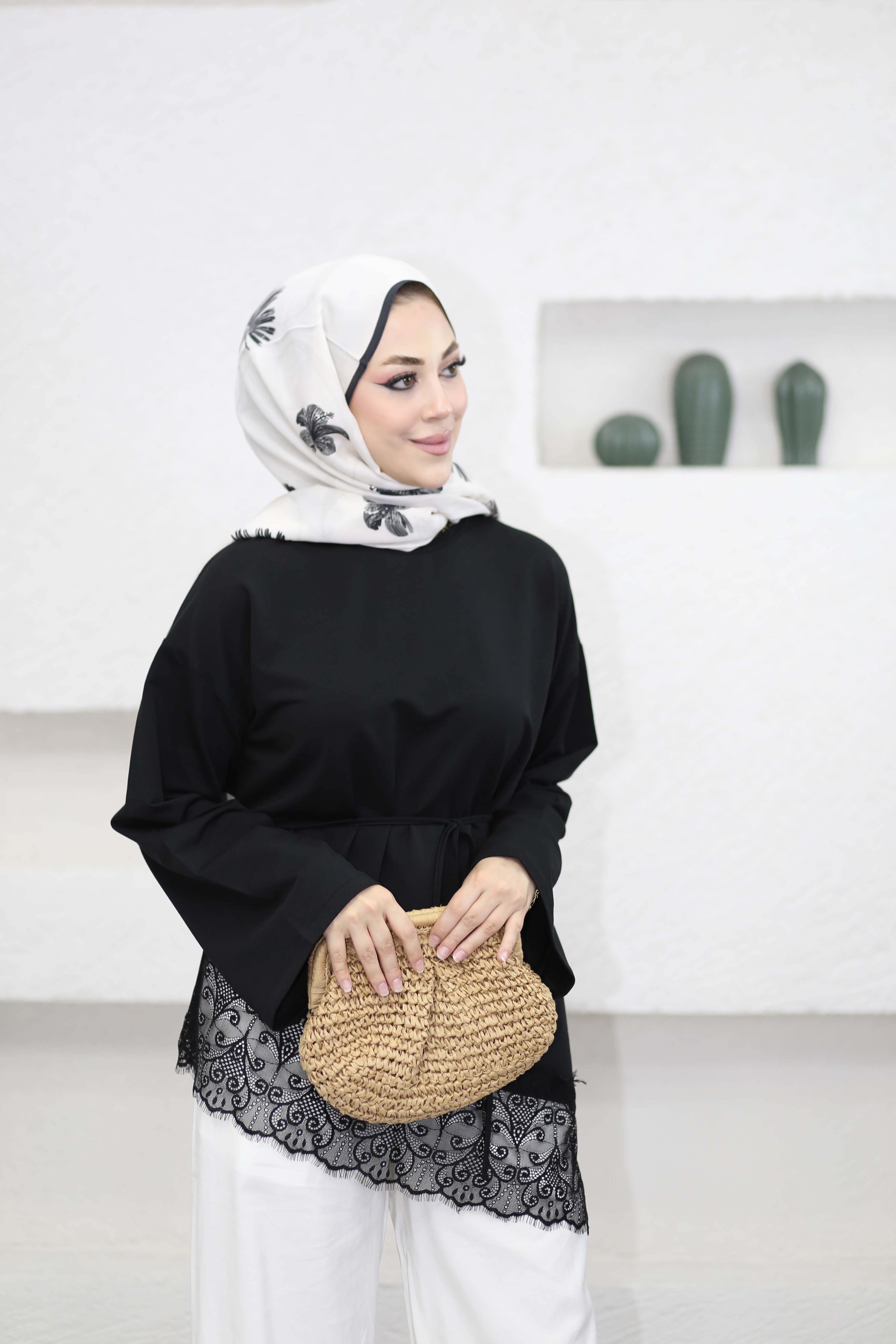 Eteği Dantelli Sweat Siyah 3491