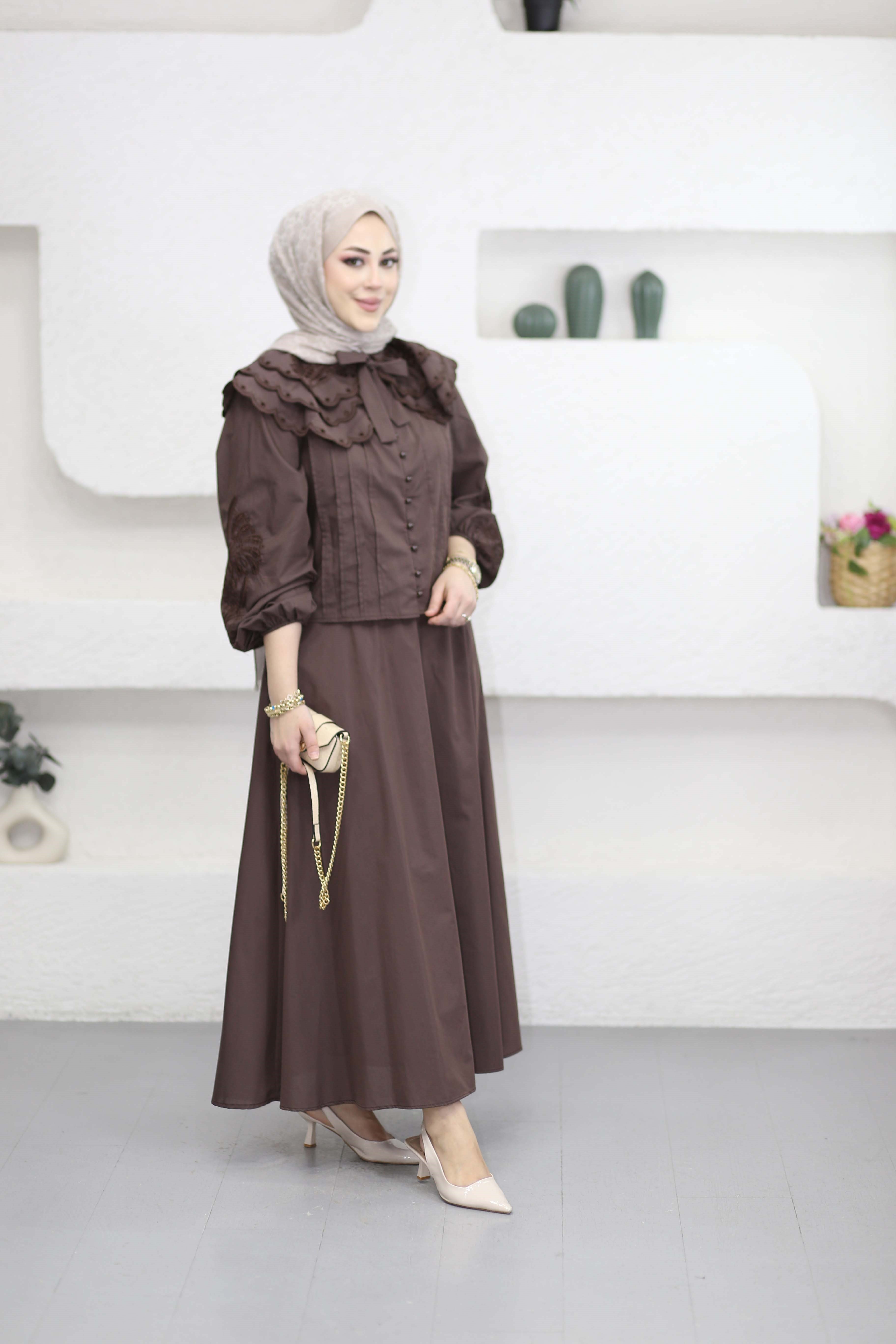 Yaka Nakışlı Dacron Takım Kahverengi 8350