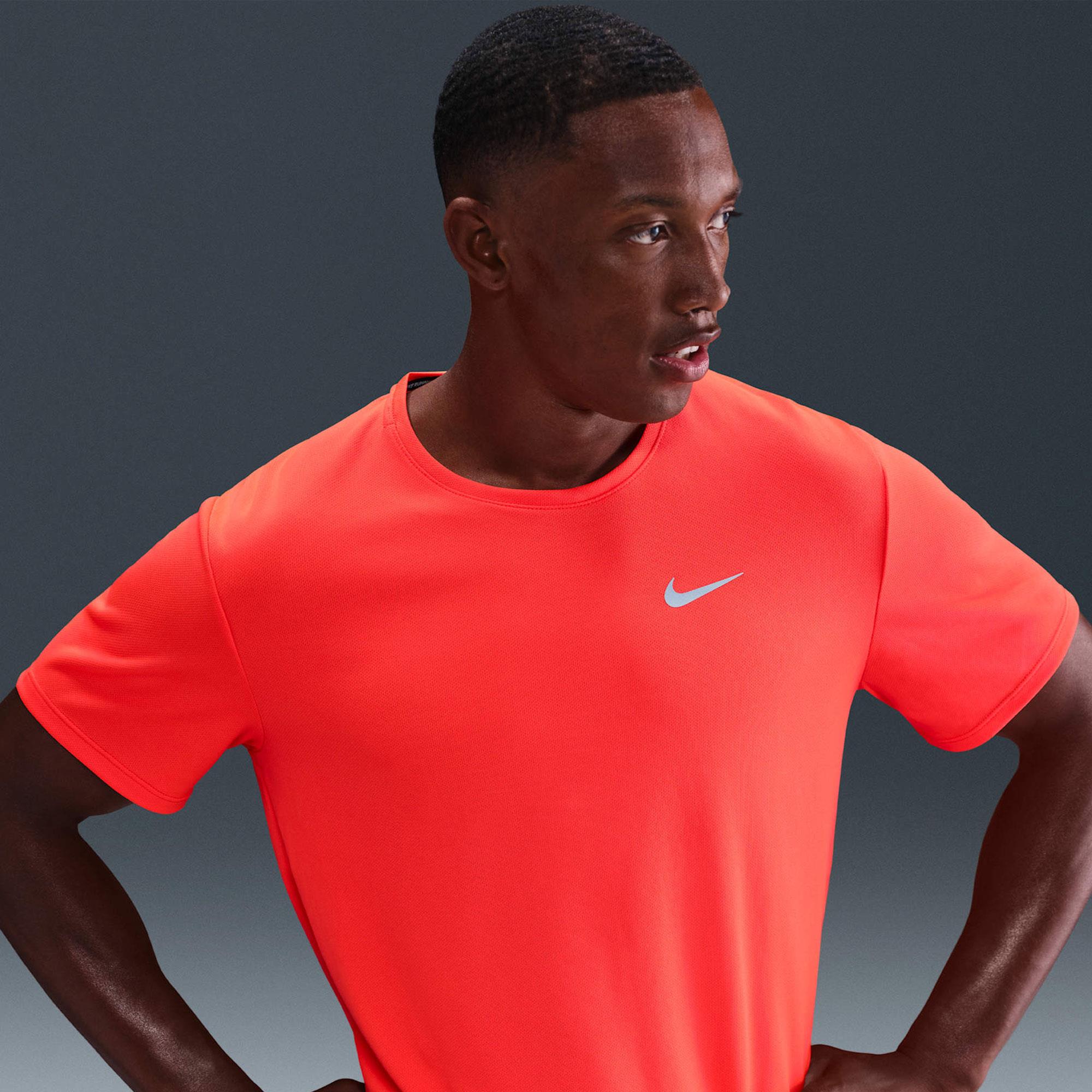 M NK DF UV MILER SS - FÜME/KREM