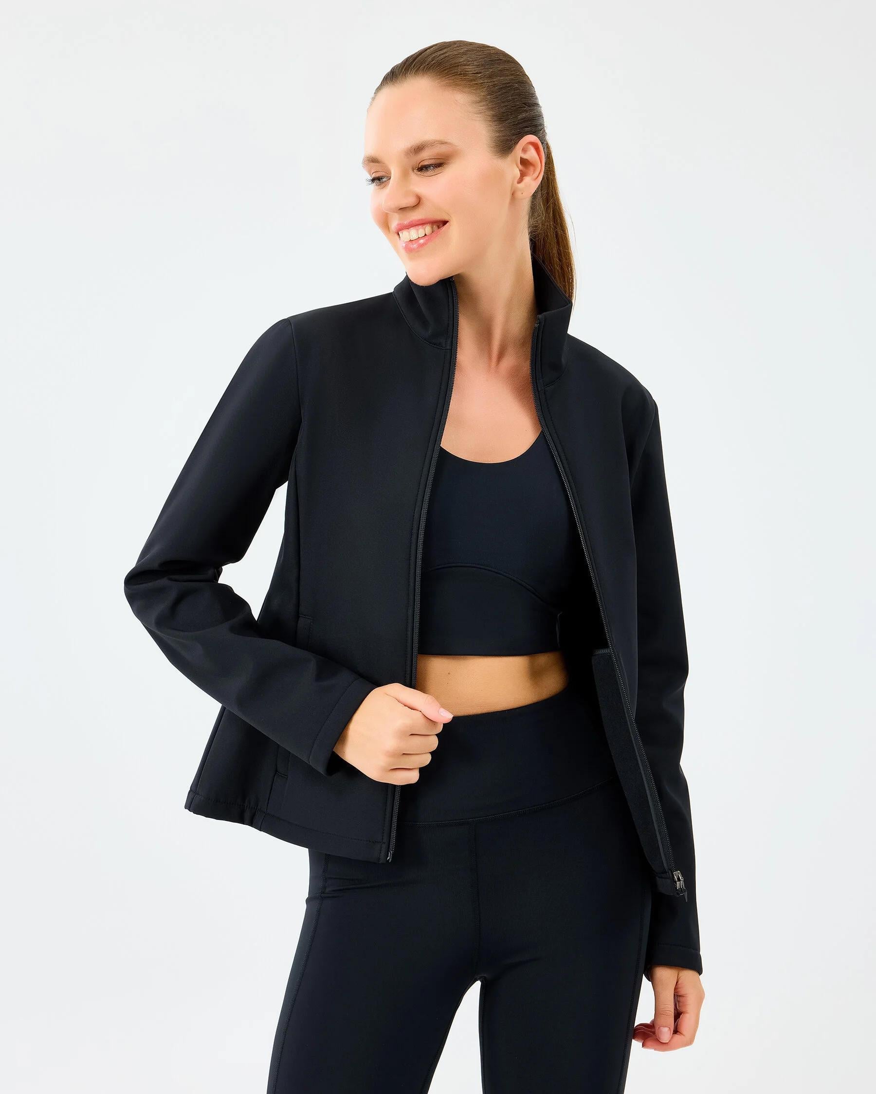 W Fitted Softshell Turtle Neck Jacket - 3817