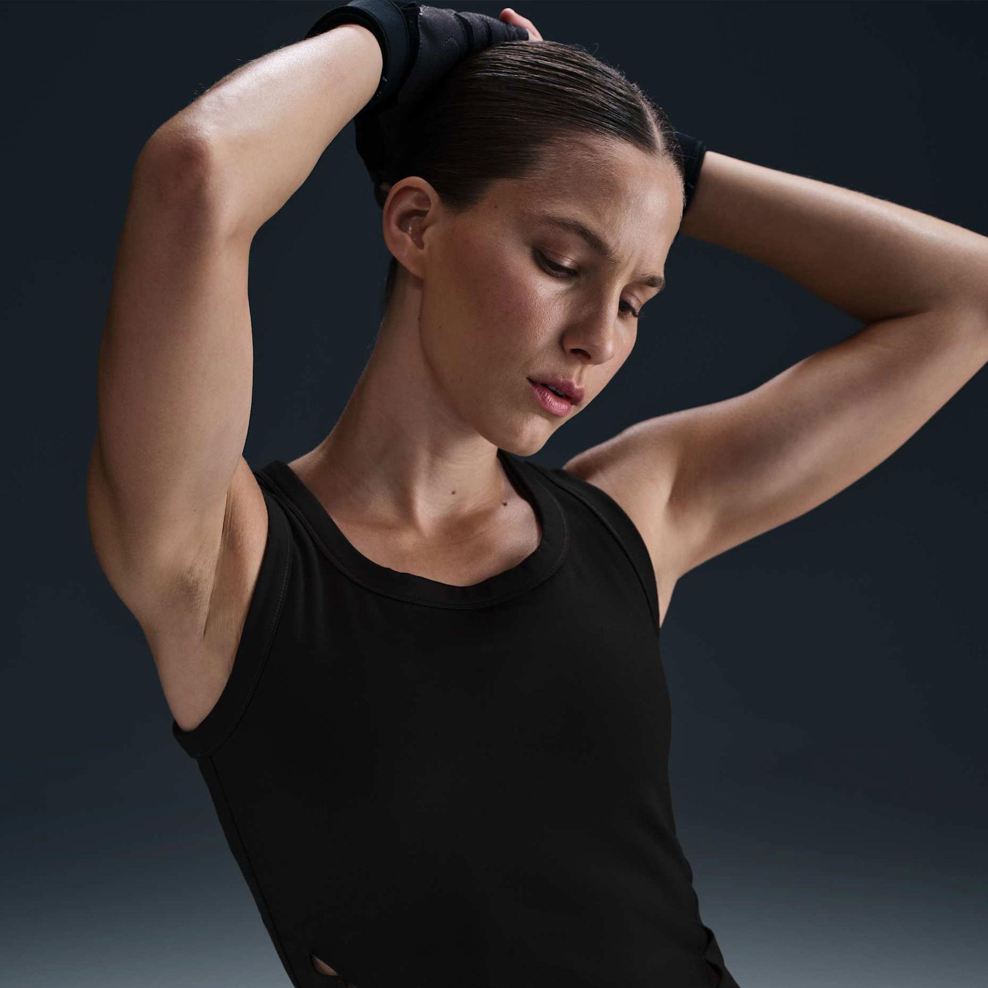 W NK ONE FITTED DF TANK CPSL - BEYAZ