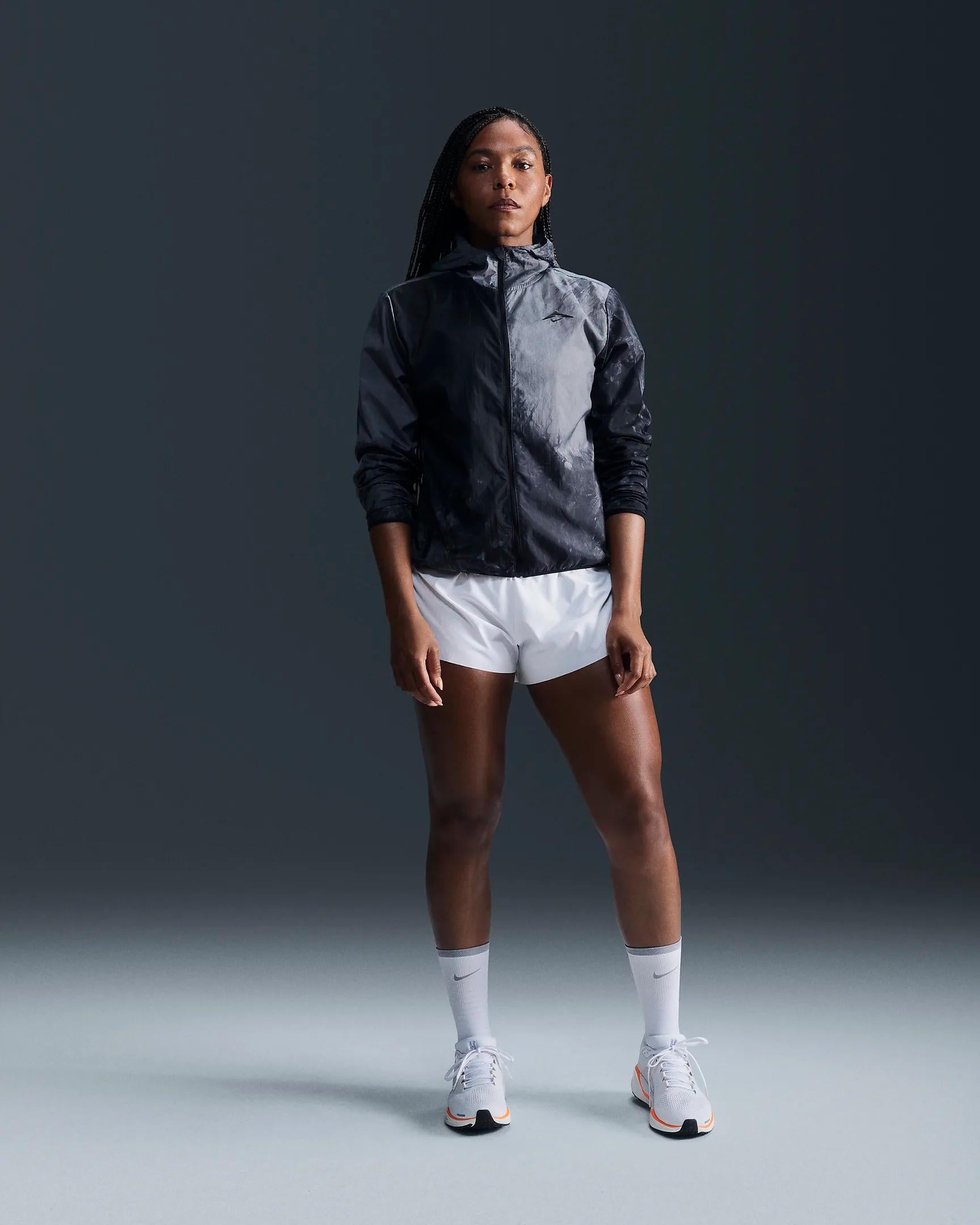 W NK TRAIL REPEL JKT - BEYAZ