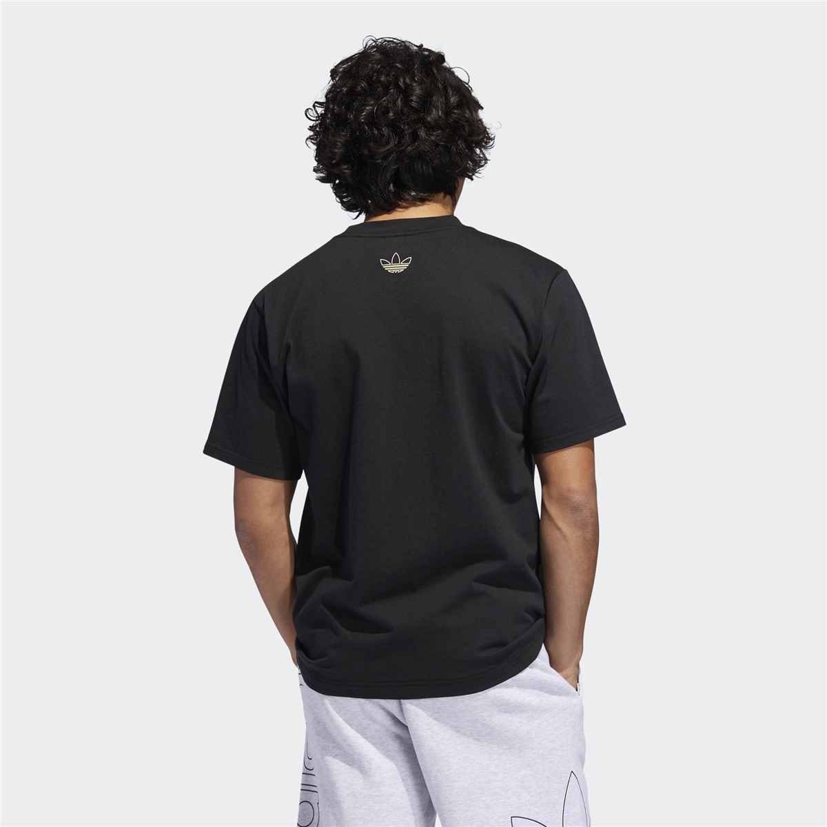adidas Bold Graphic T Erkek Ti rt DV3287 Etichet Sport