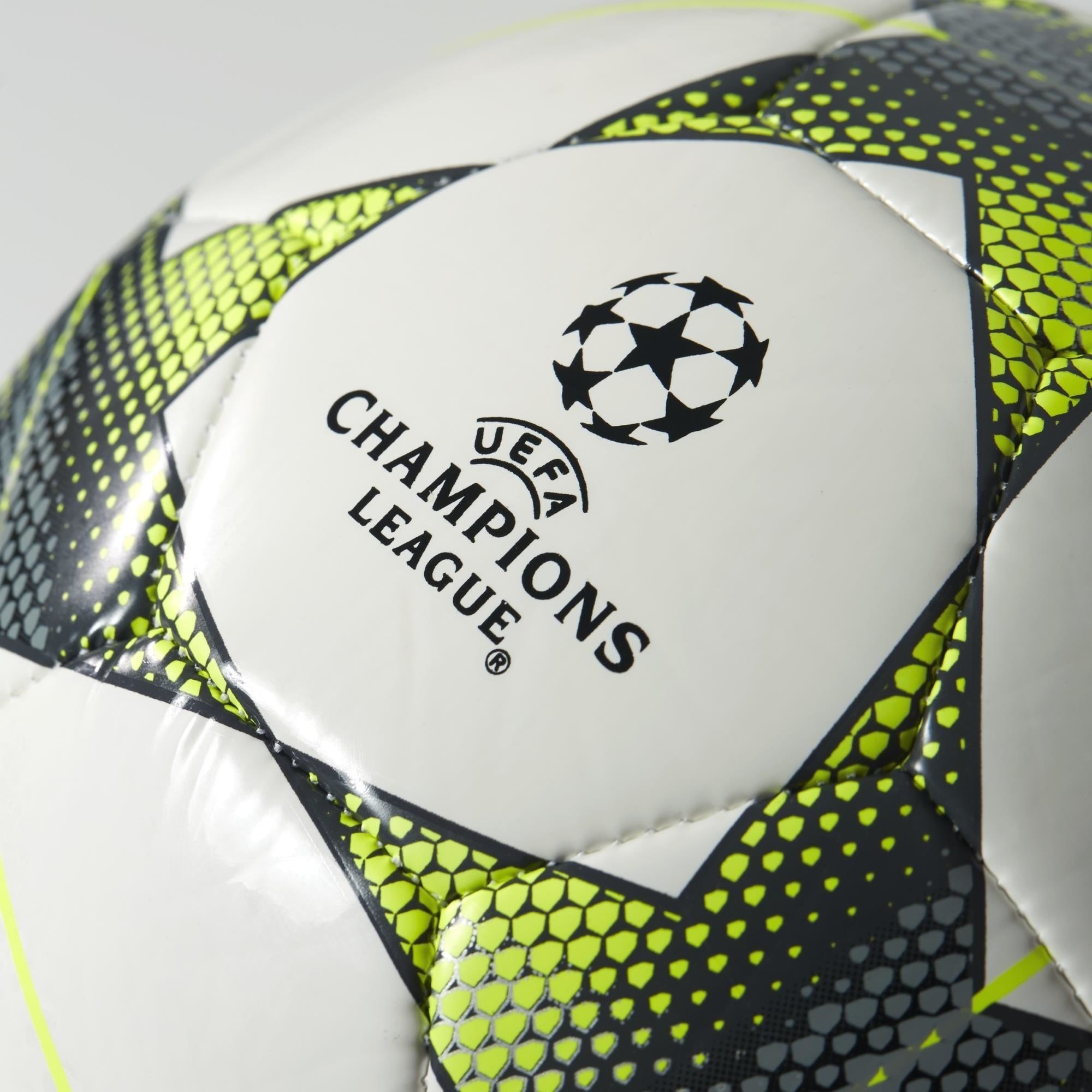 pivote carolino Anzai adidas Finale 15 Real Madrid Capitano Futbol Topu Ürün kodu: S90220 |  Etichet Sport