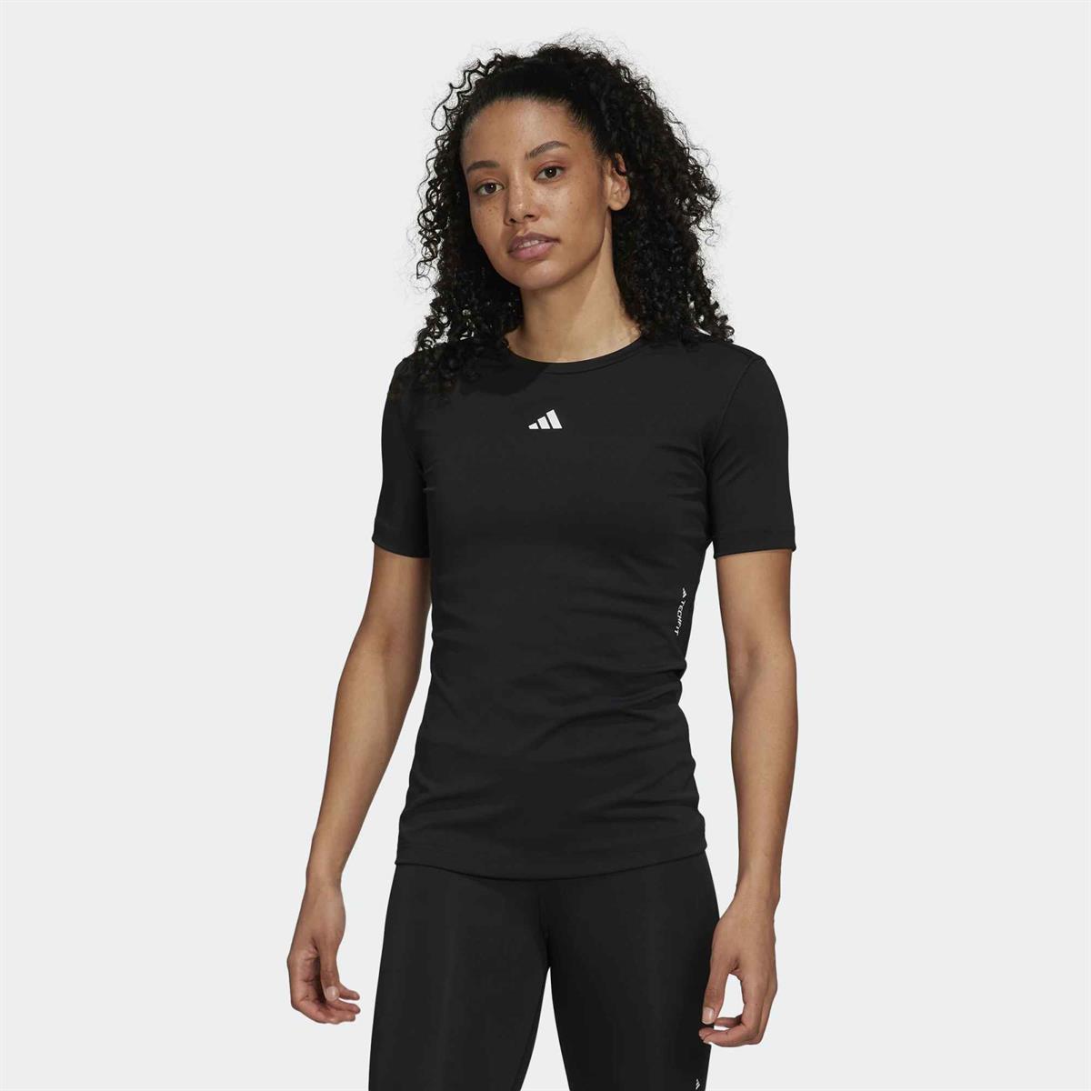 adidas Techfit Training Kadın Tişört