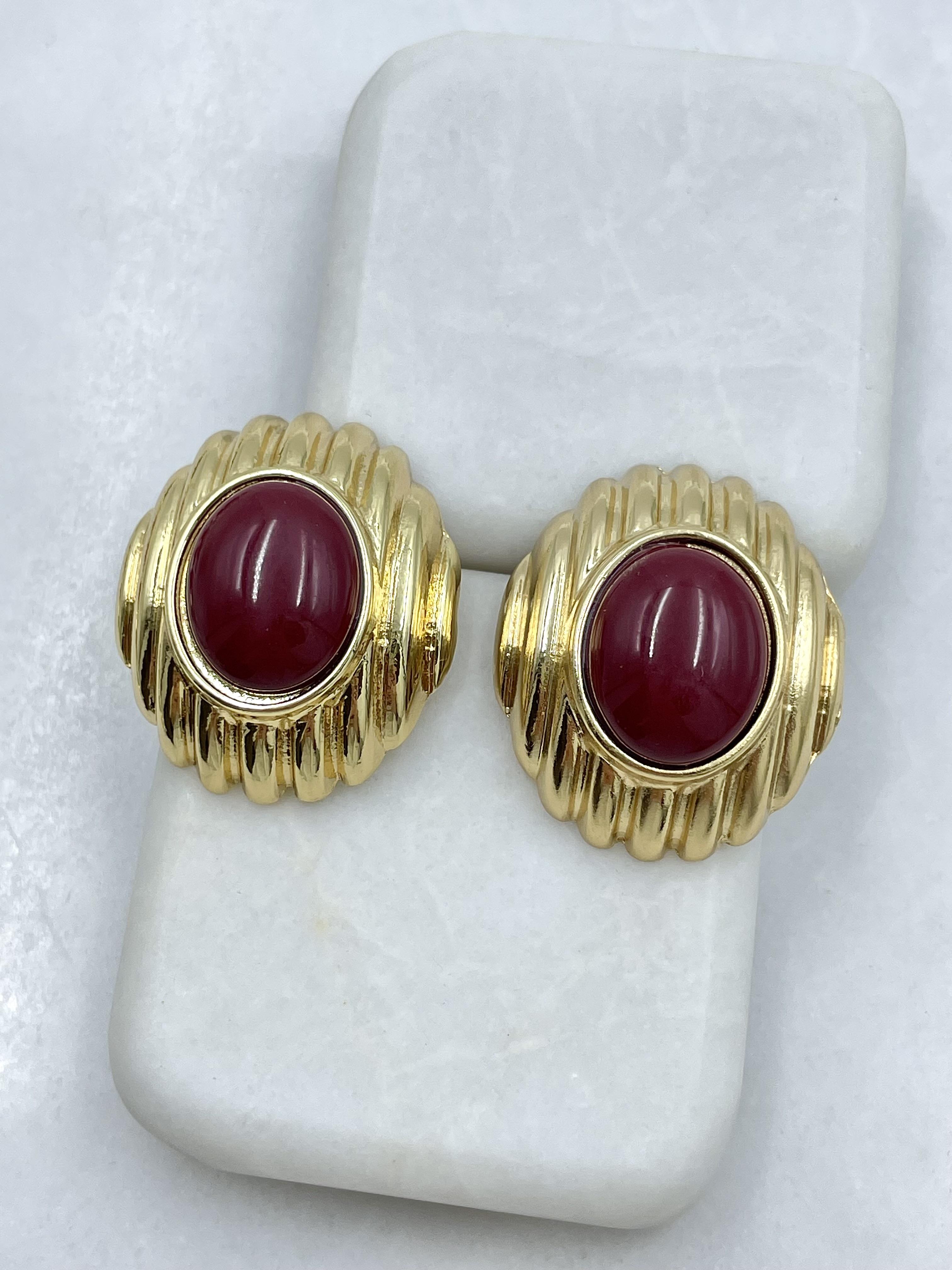 Altın Kaplama Taşlı Yatay Plaka Daire Küpe Bordo