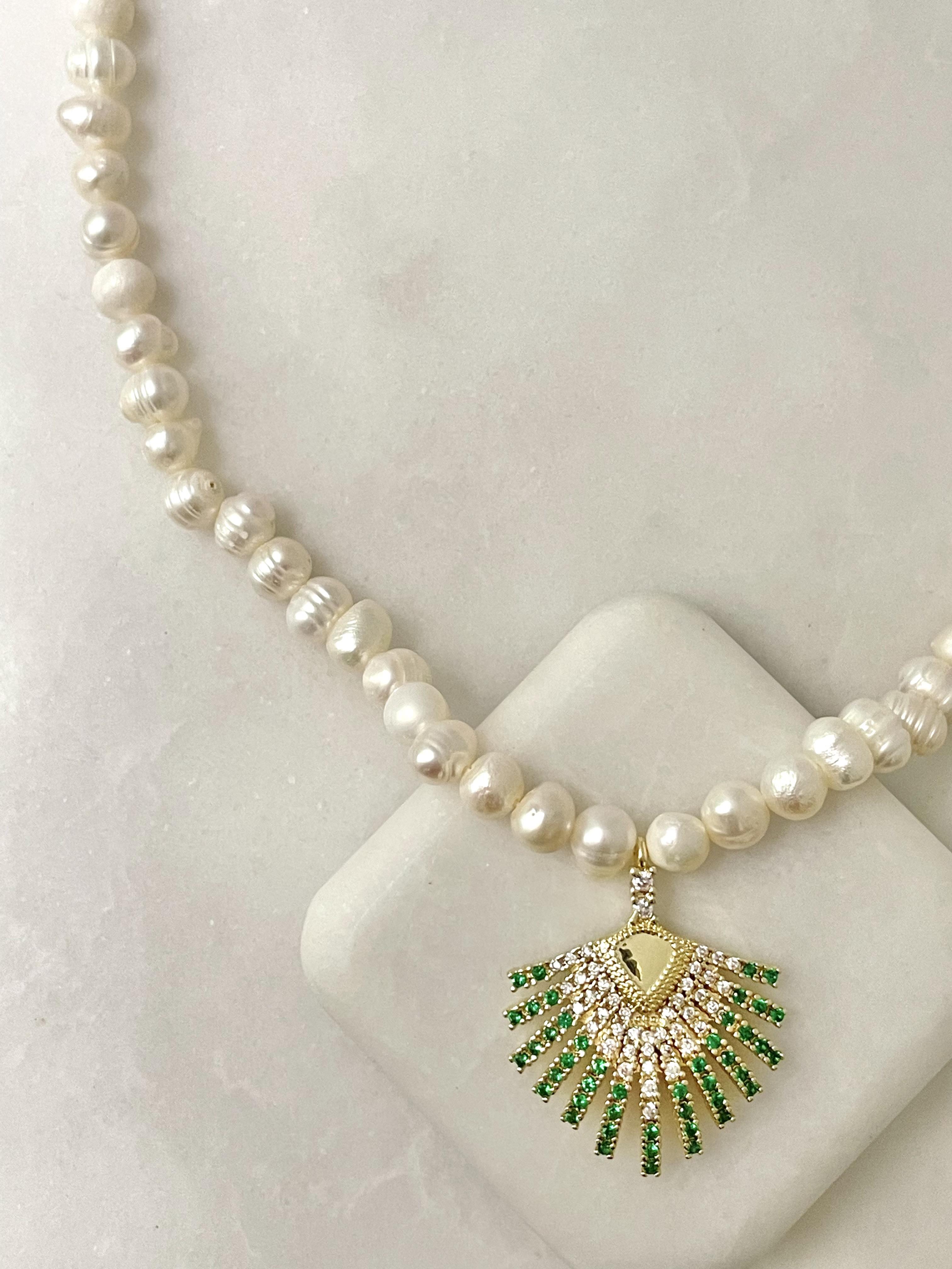 Çelik Kristal Taşlı Tasarım Gerçek İnci Kolye Gold