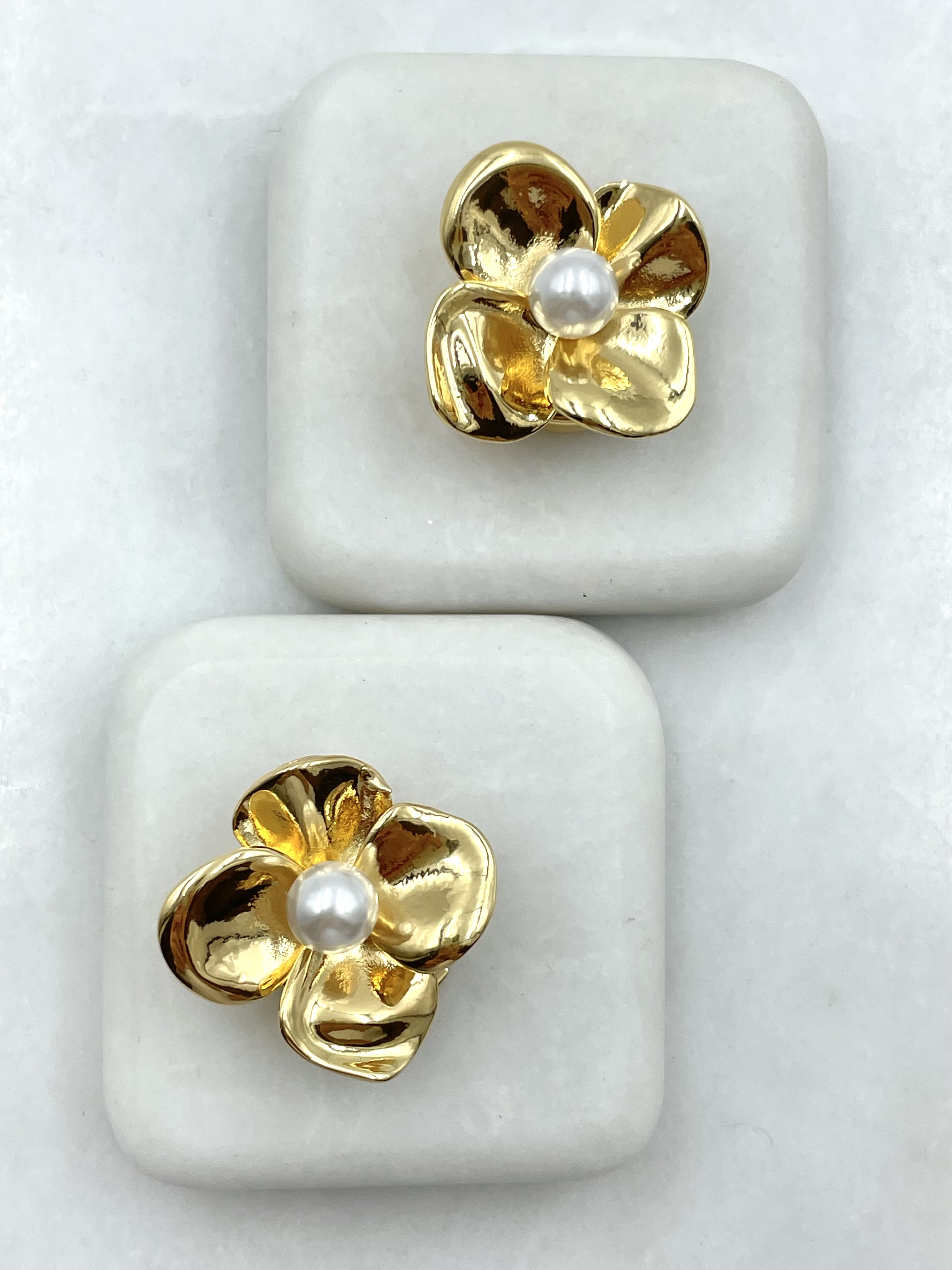 İnci Gold Çiçek Düğme Aksesuarı Gold