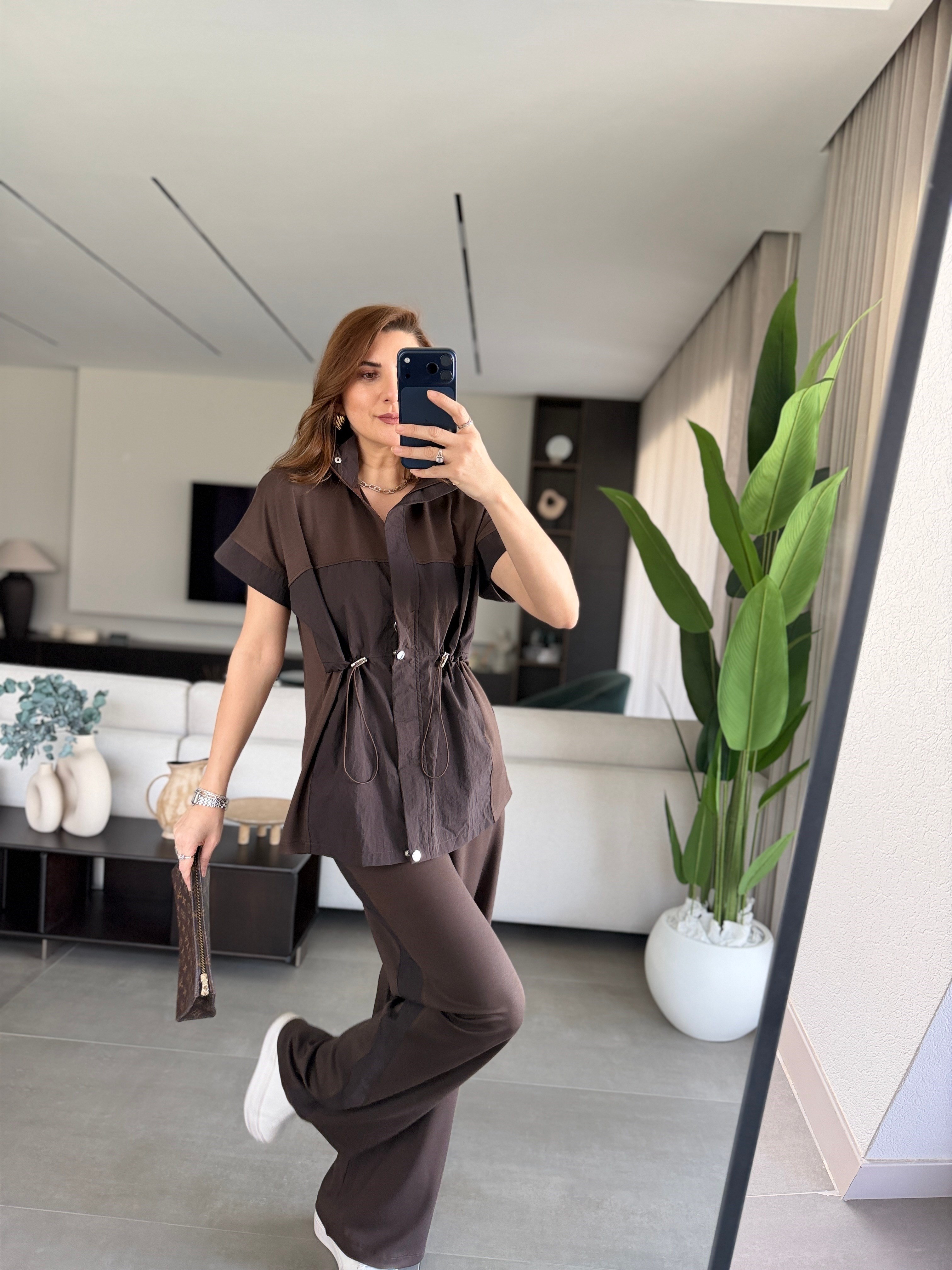Acı Kahve Modern Çizgi Detaylı Takım