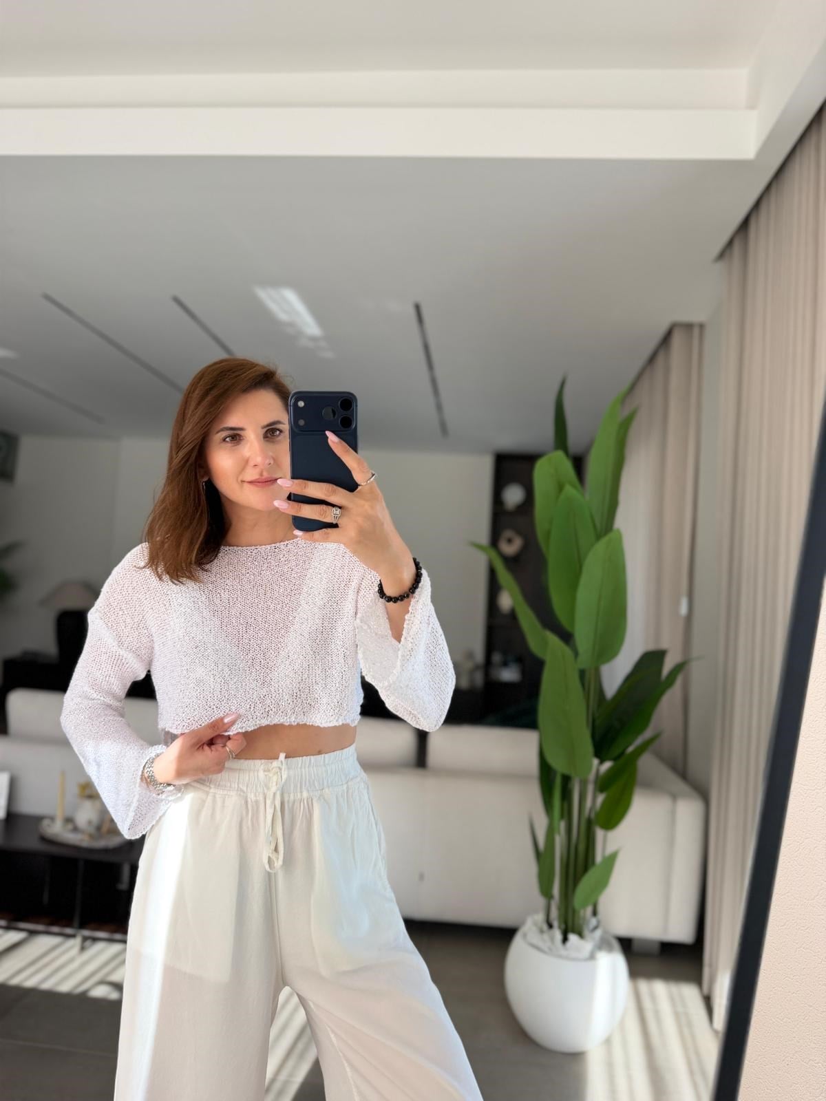 Beyaz  Crop Pullu Bluz