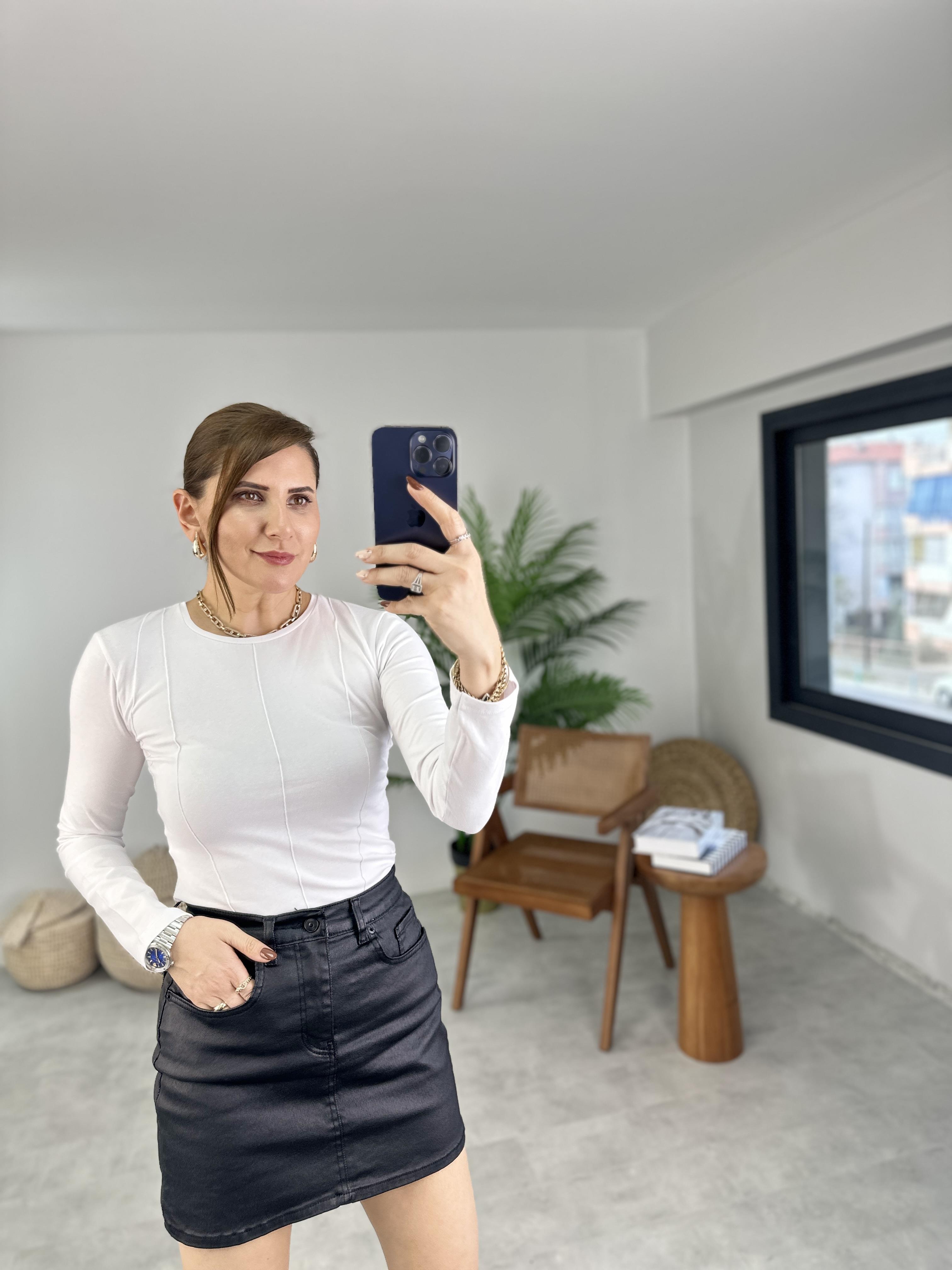 Beyaz Dikiş Detaylı Mas Bluz