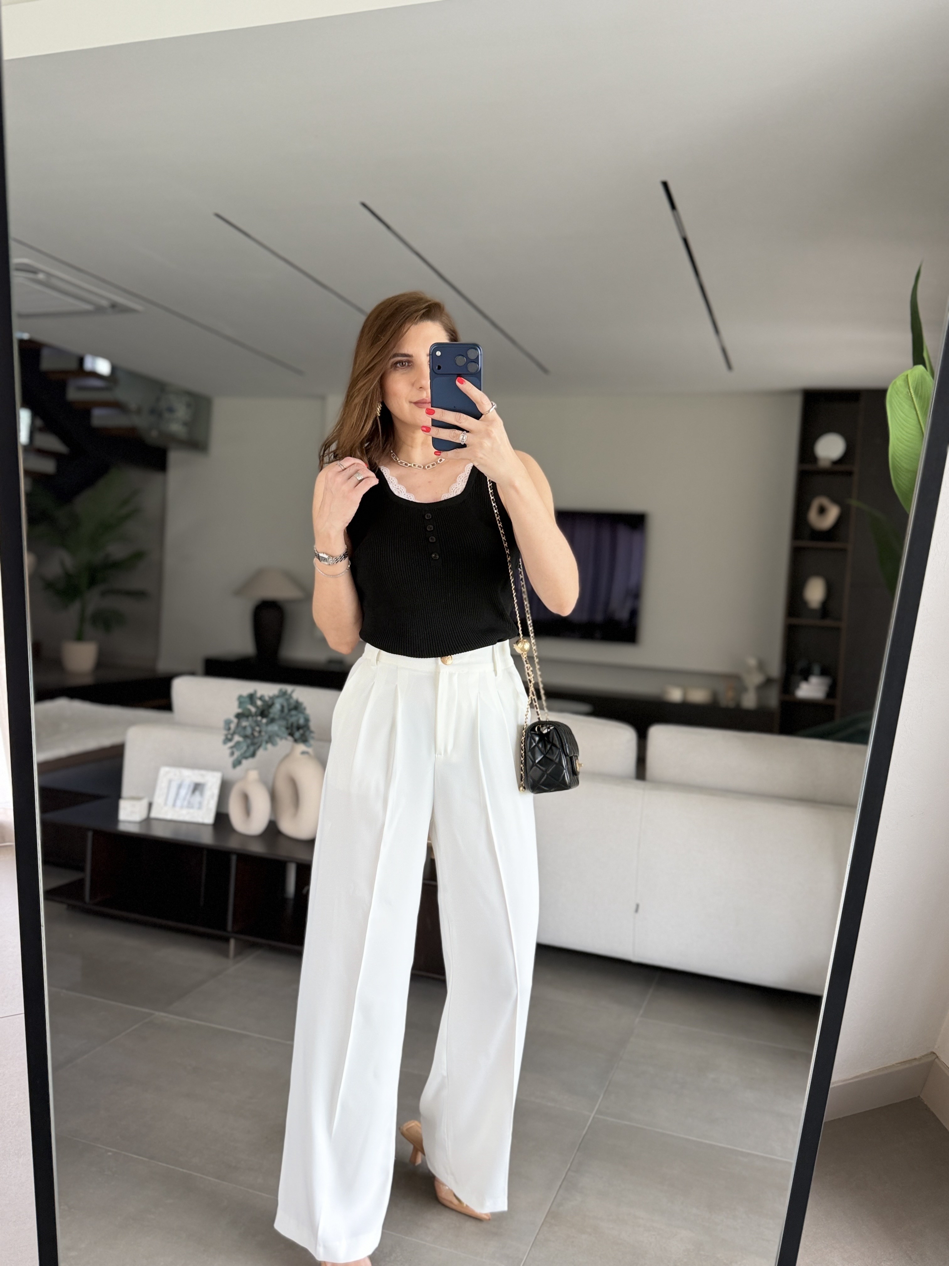 Beyaz Gold Düğmeli Geniş Paça Pantolon