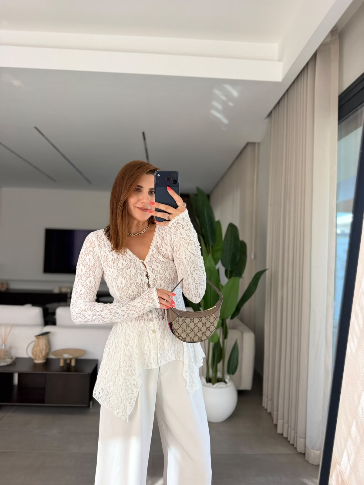 Beyaz Violetta Dantel Peplum Hırka