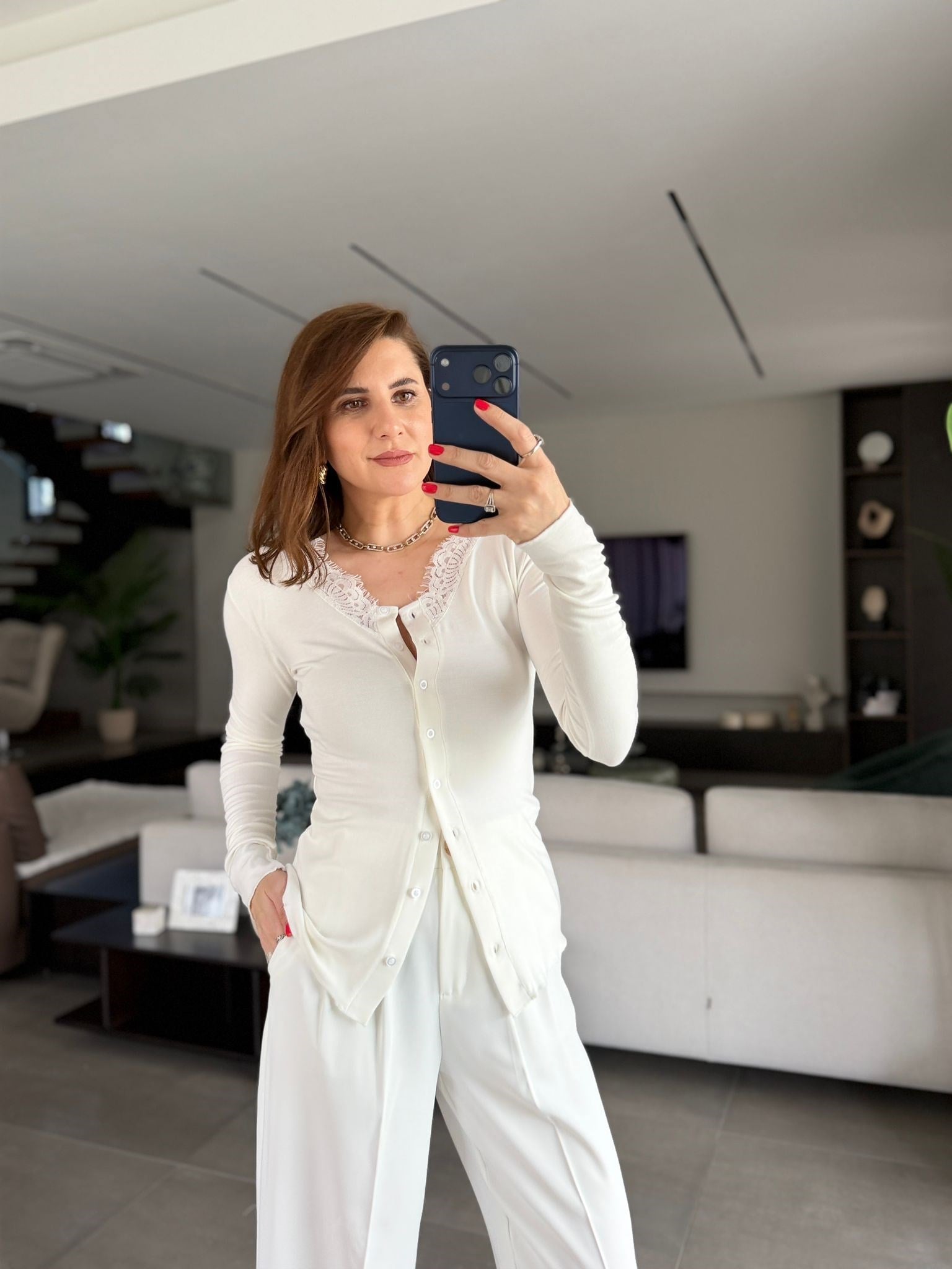 Düğmeli Yaka Dantel Detay Bluz