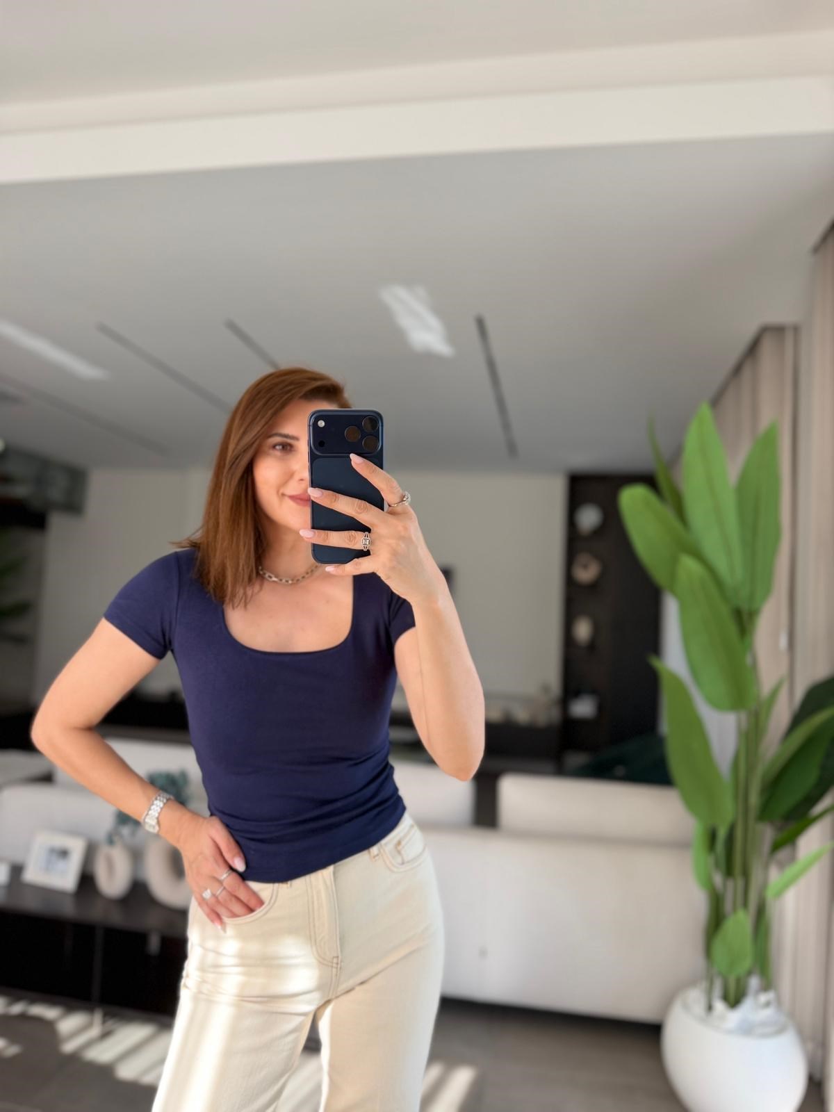 Lacivert Kare Yaka Kısa Kollu T-shirt