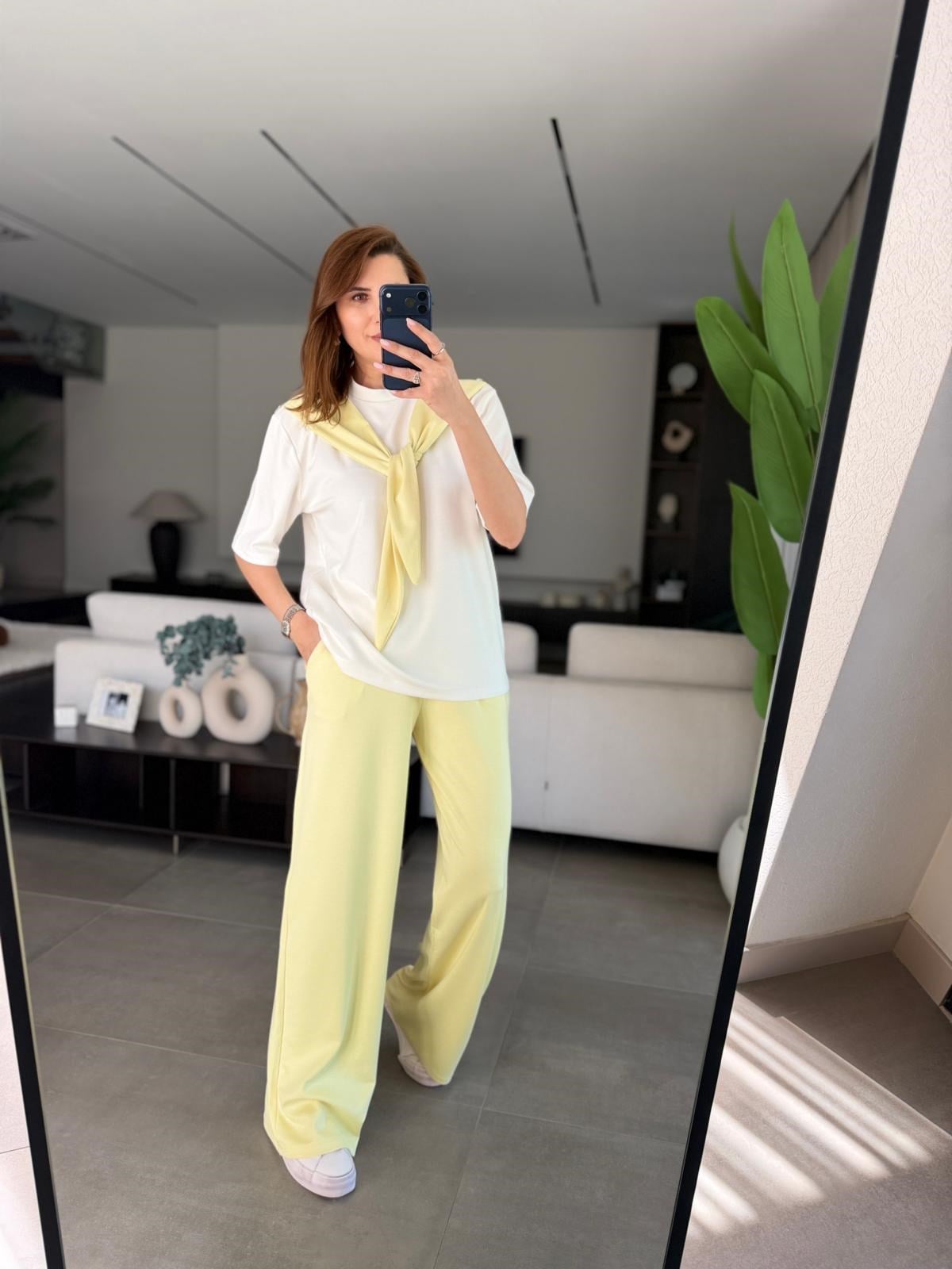 Sarı  Şal Görünümlü Tshırt Pantolon Takım