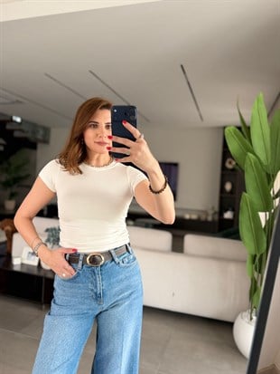 Beyaz Pera Bisiklet Yaka T-shirt