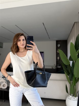 Beyaz U Yaka Kolsuz Atlet