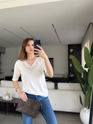 Beyaz Yaka Ve Sırt Detaylı Bluz