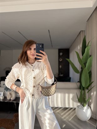 Taş Ponponlu Düğmeli Hırka