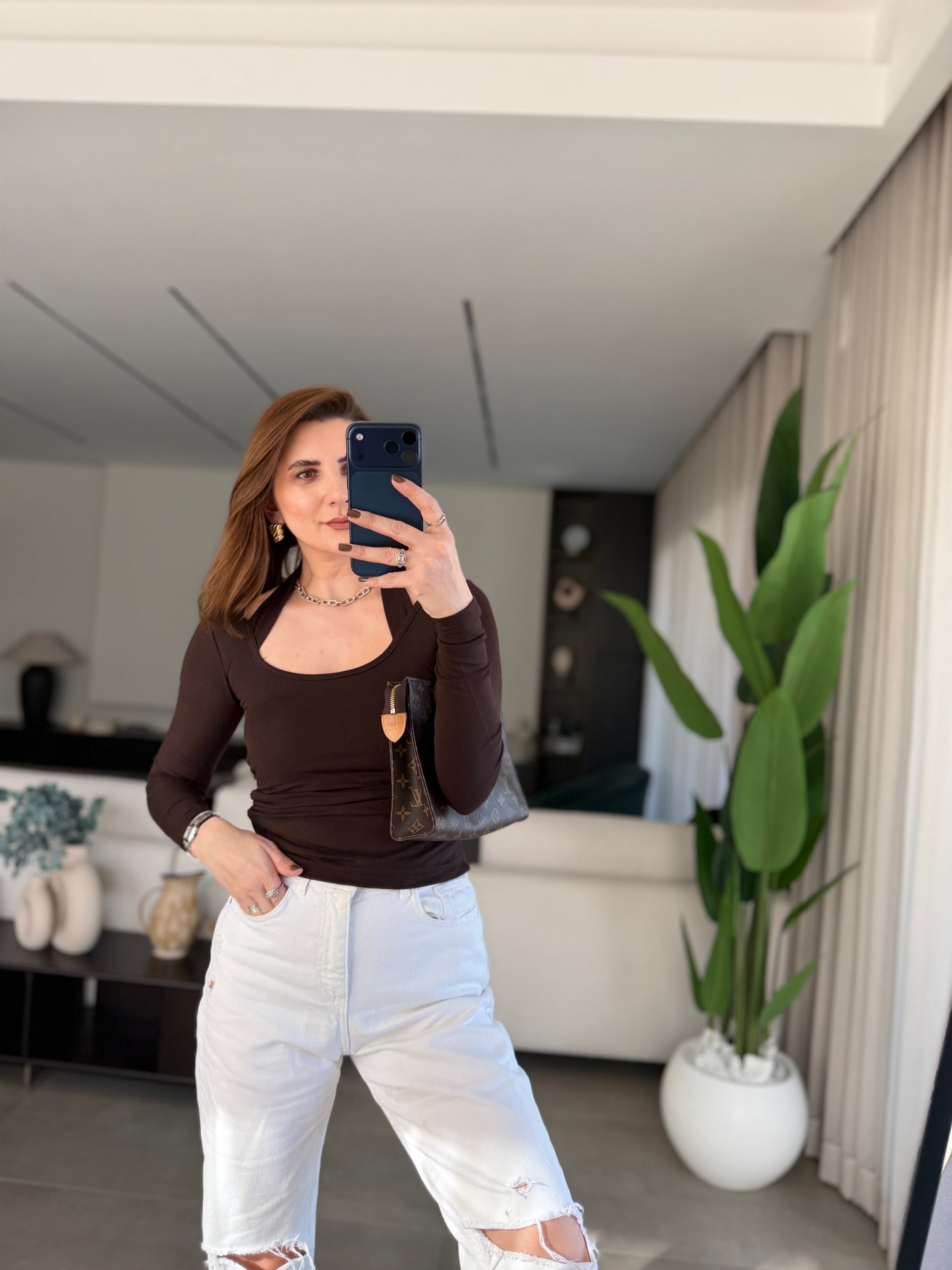 Acı Kahve Boyundan Geçmeli Bluz