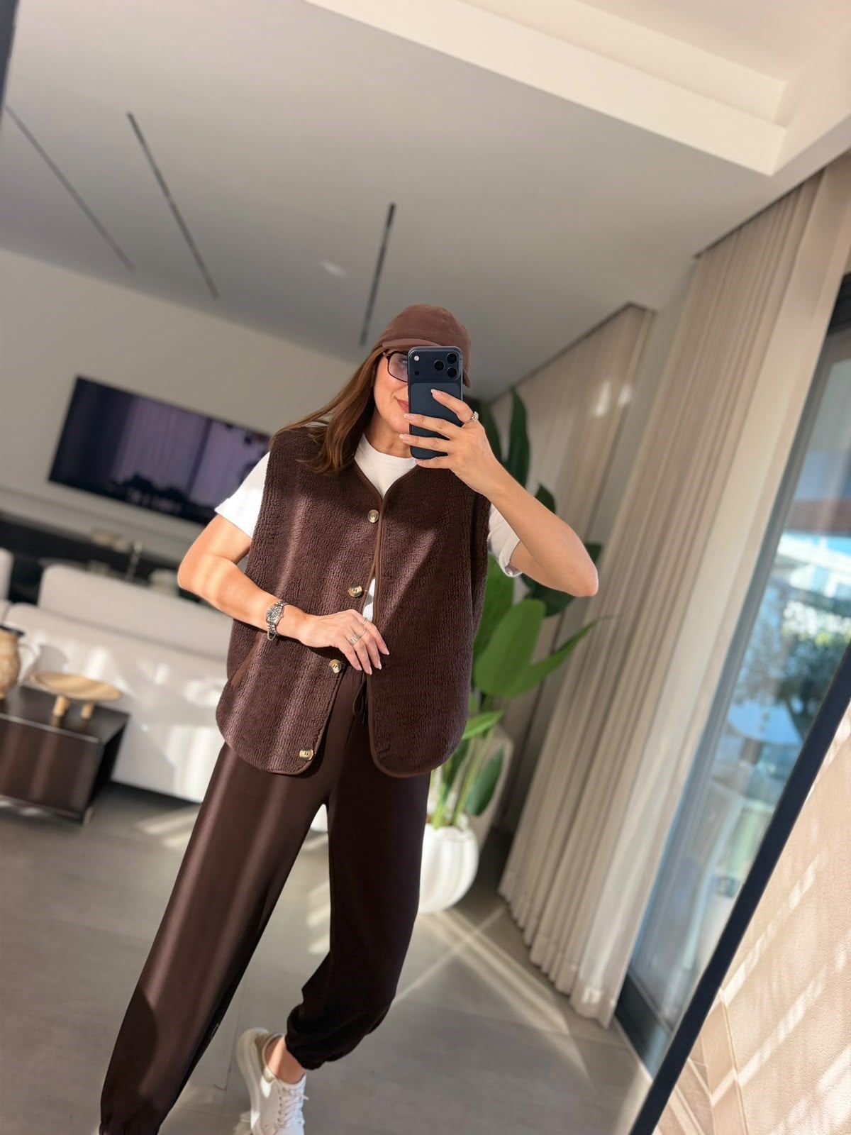 Acı Kahve Düğmeli Peluş Yelek