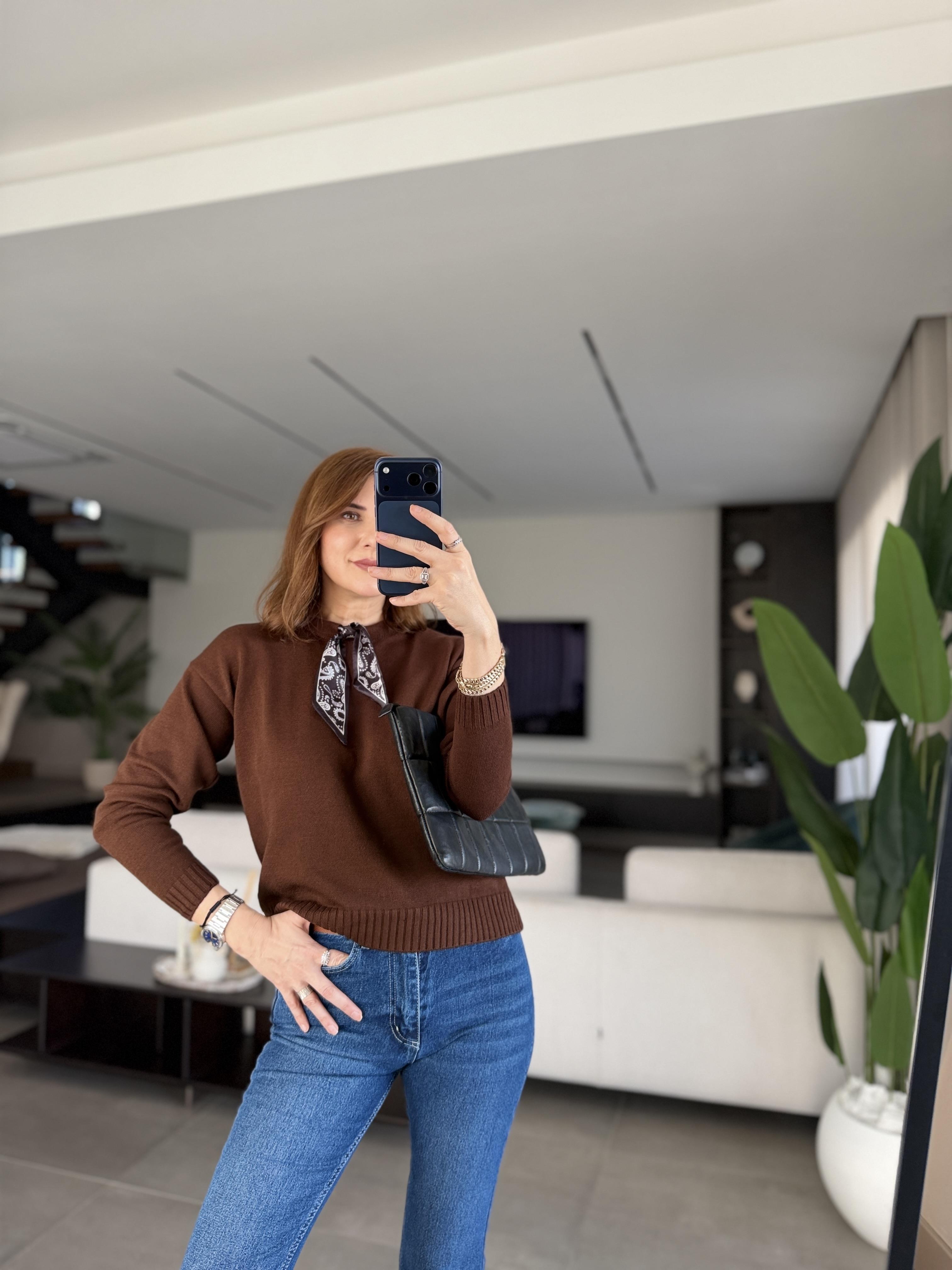 Acı Kahve Fularlı Triko Kazak