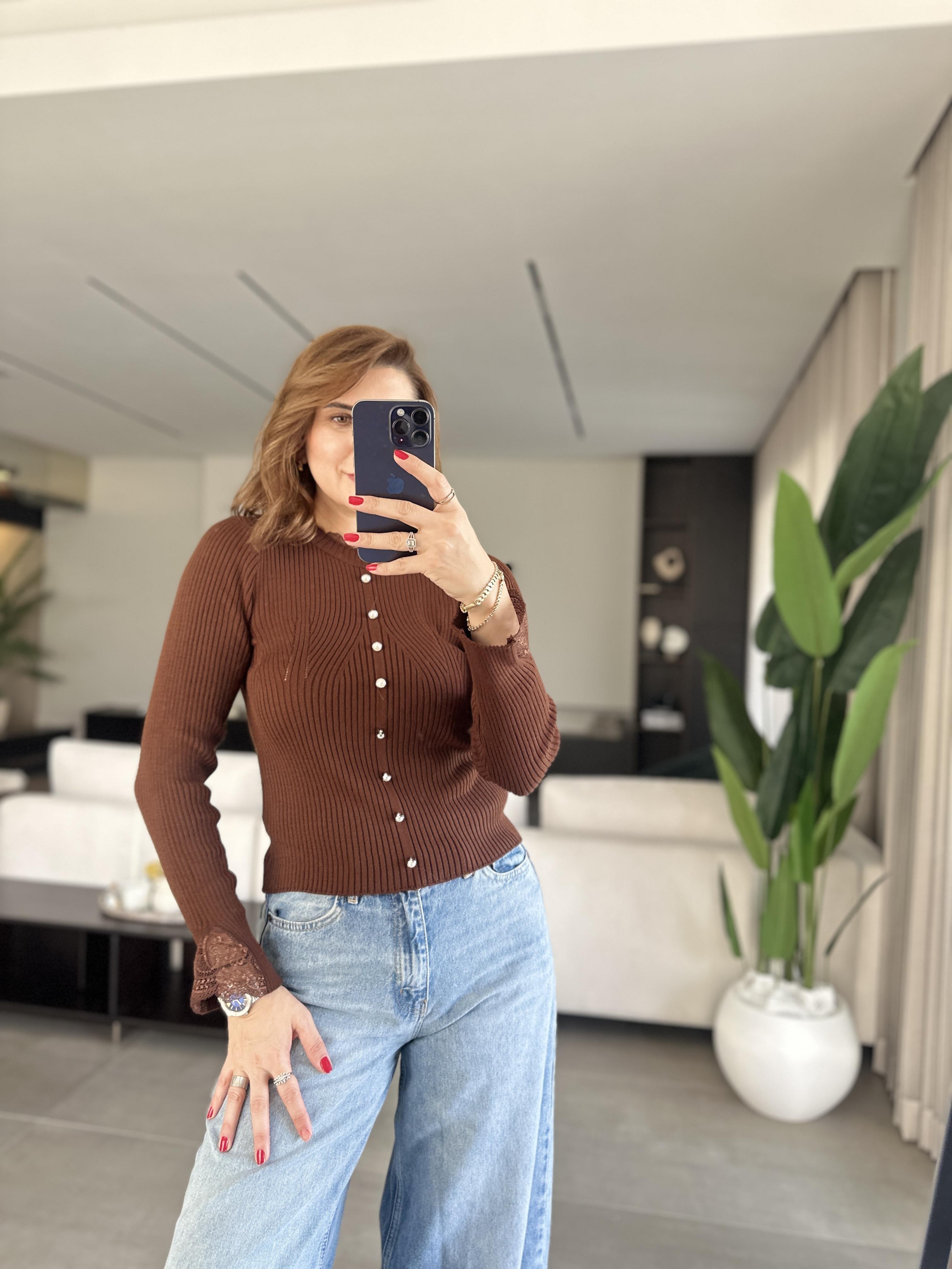 Acı Kahve Önü Düğmeli Bluz