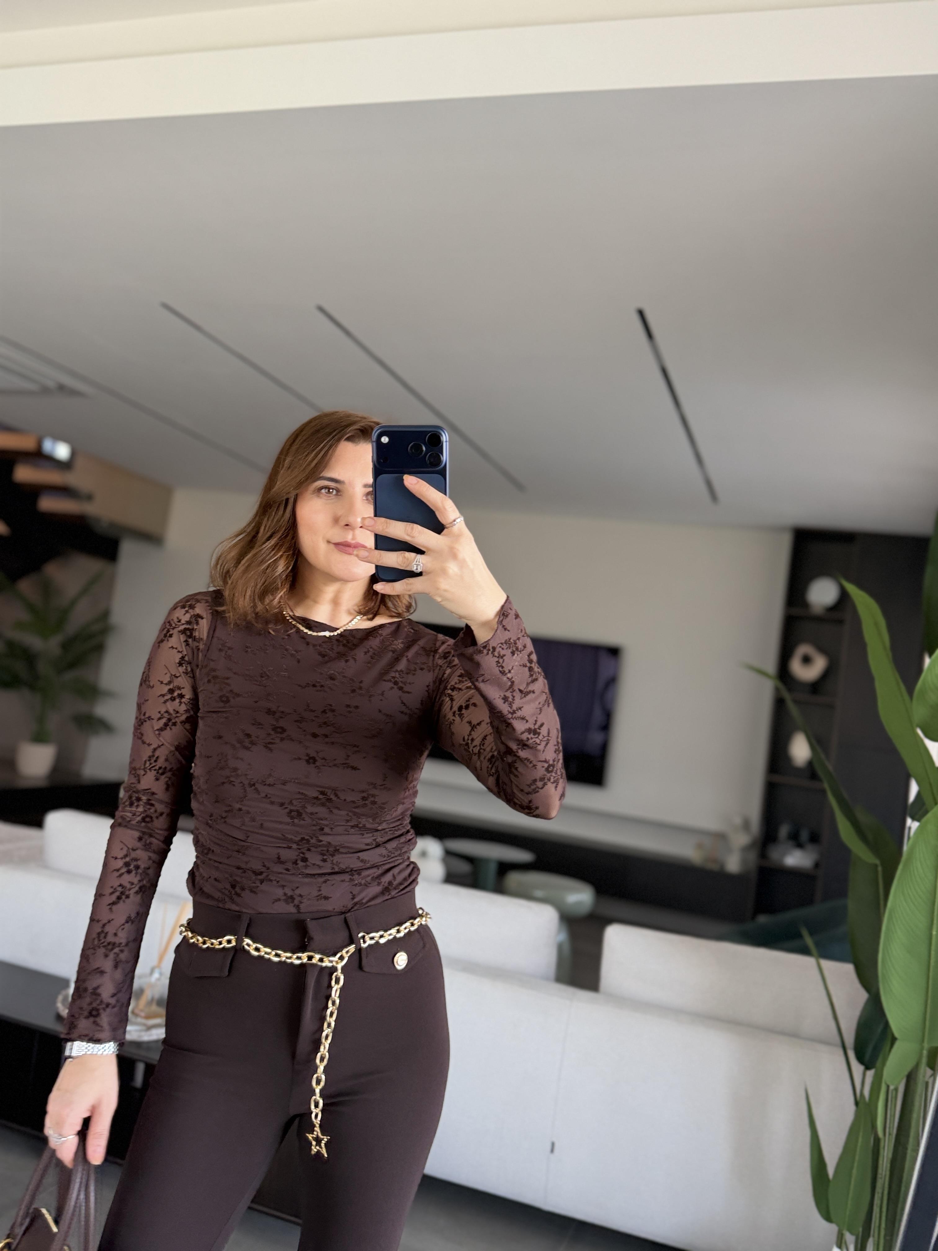 Acı Kahve Yanı Drapeli Kabartma Desenli Bluz