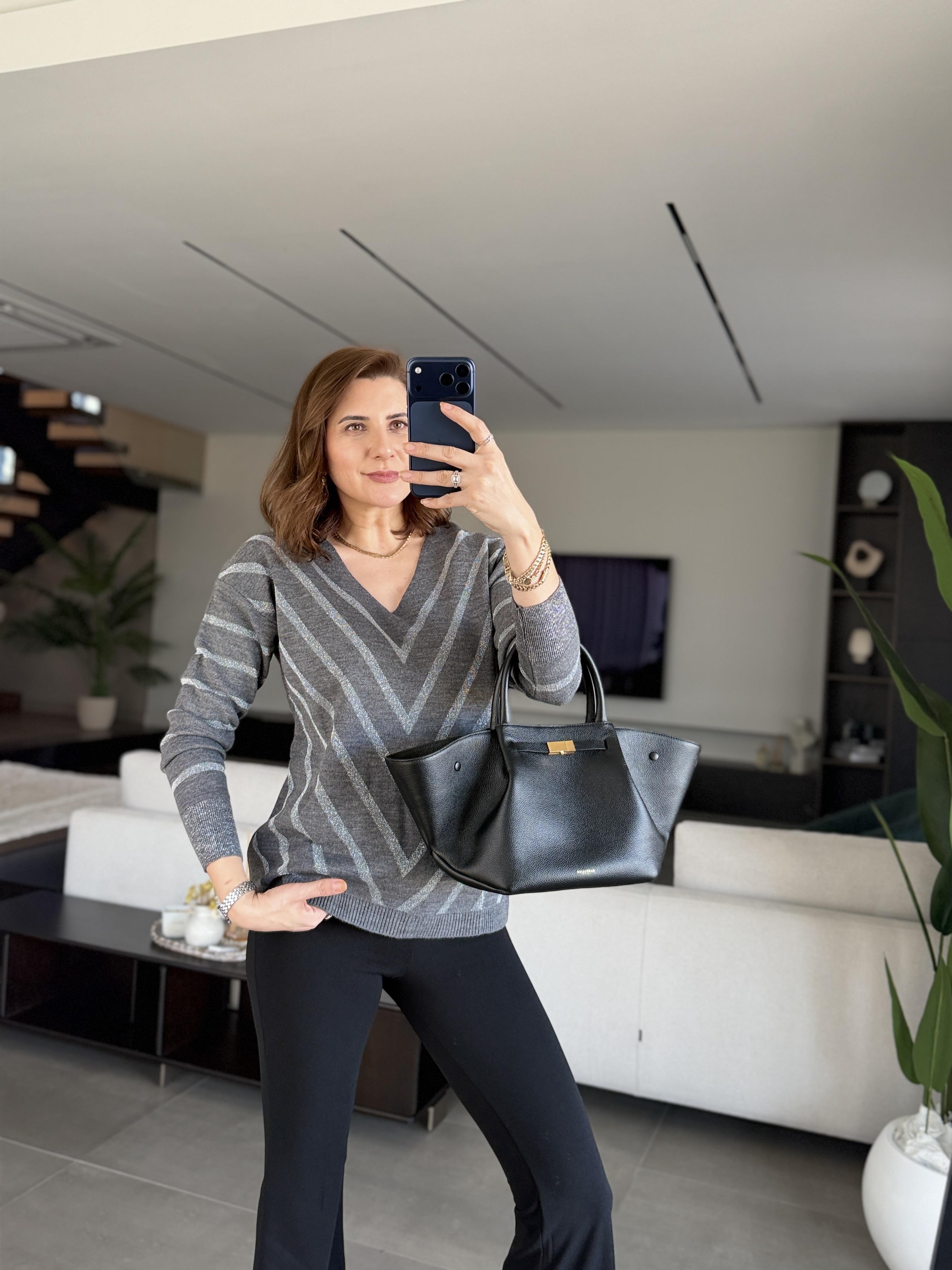 Antrasit V Yaka Sim Şerit Detaylı Bluz