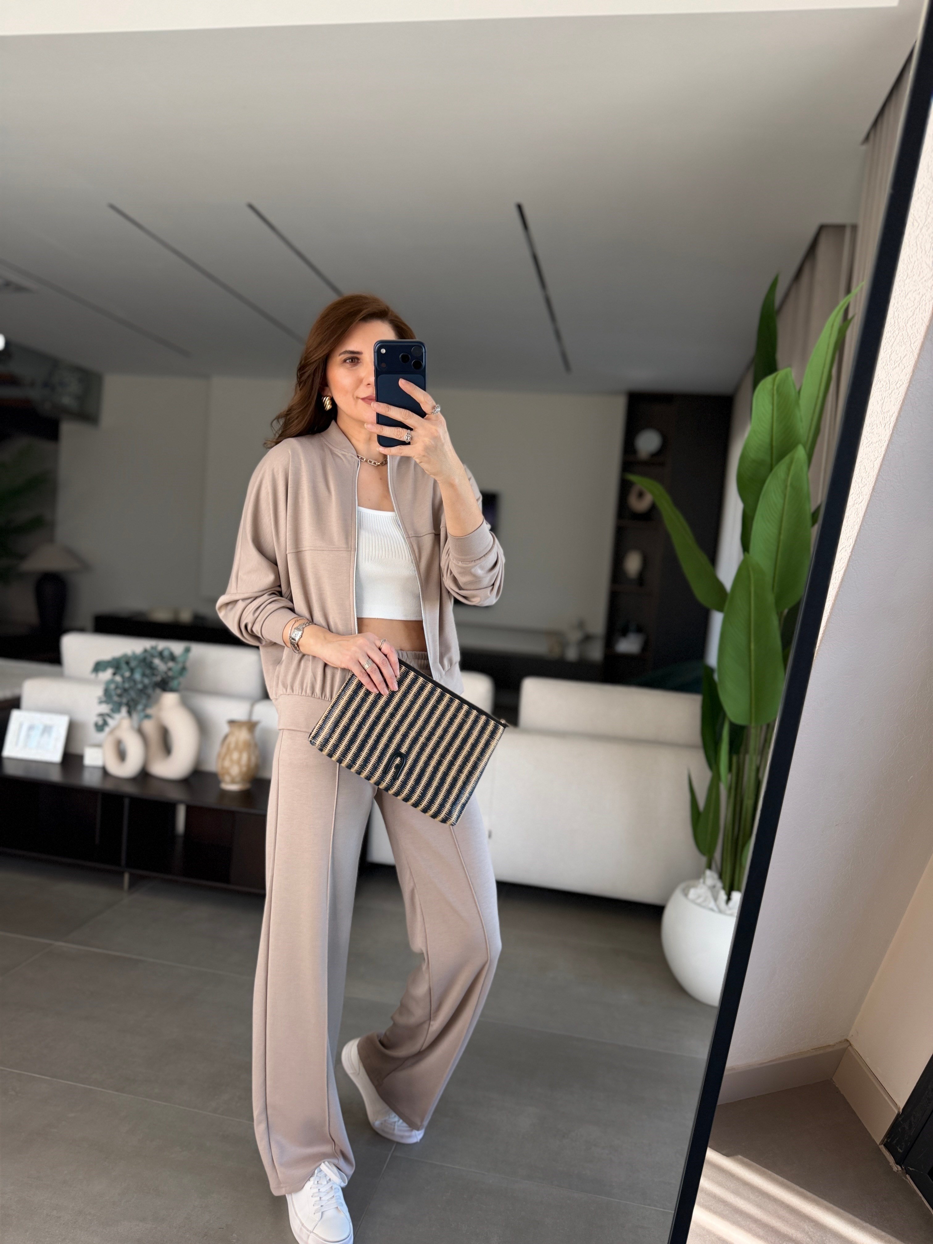 Bej Dikiş Detaylı Ceket Takım