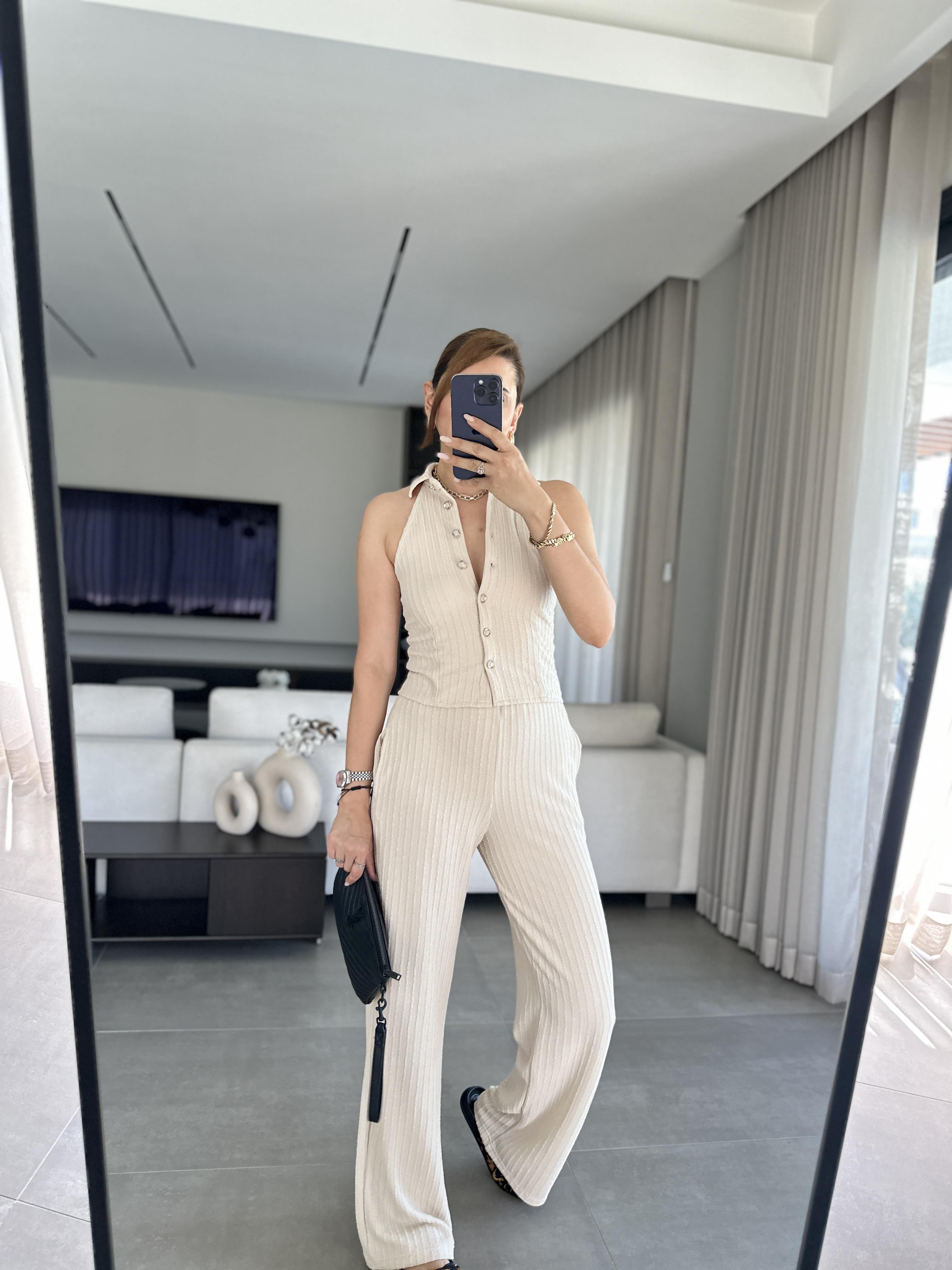 Bej Düğmeli Halter Yaka Pantolon Takım