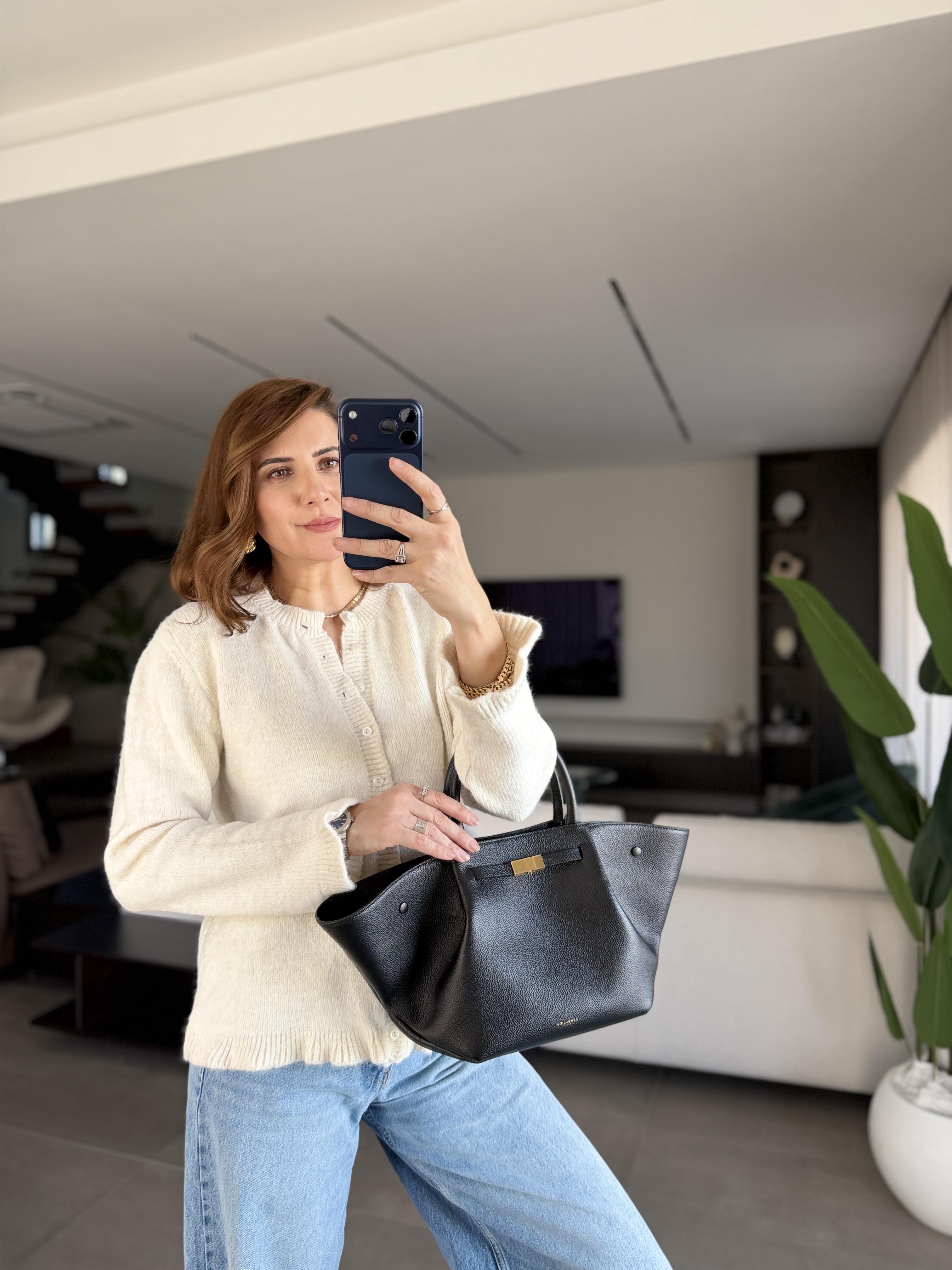 Beyaz Fırfırlı Hırka