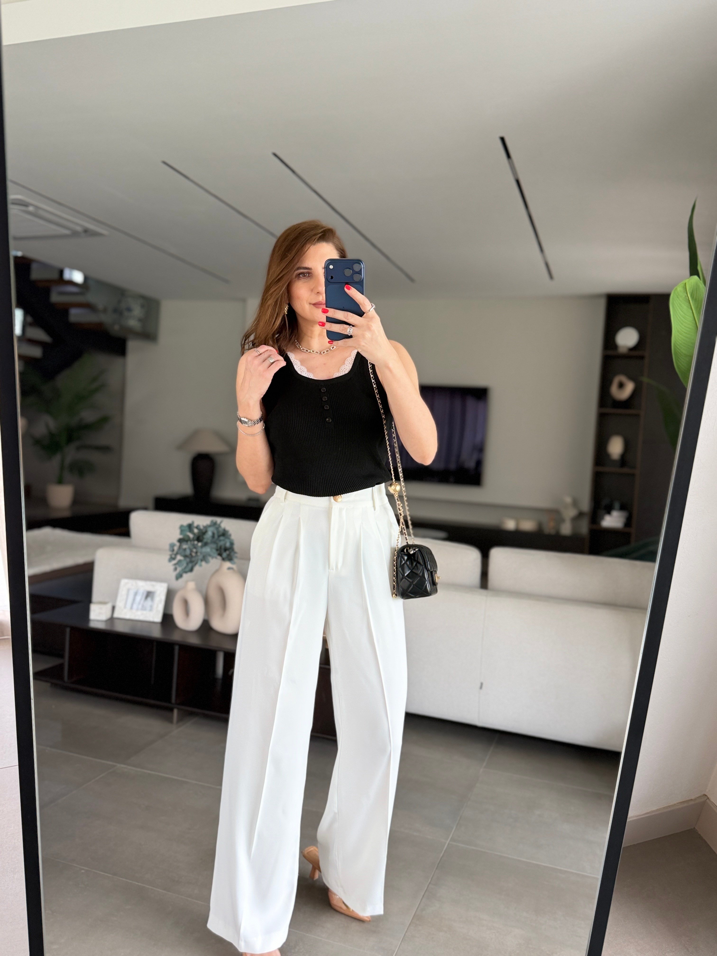 Beyaz Gold Düğmeli Geniş Paça Pantolon