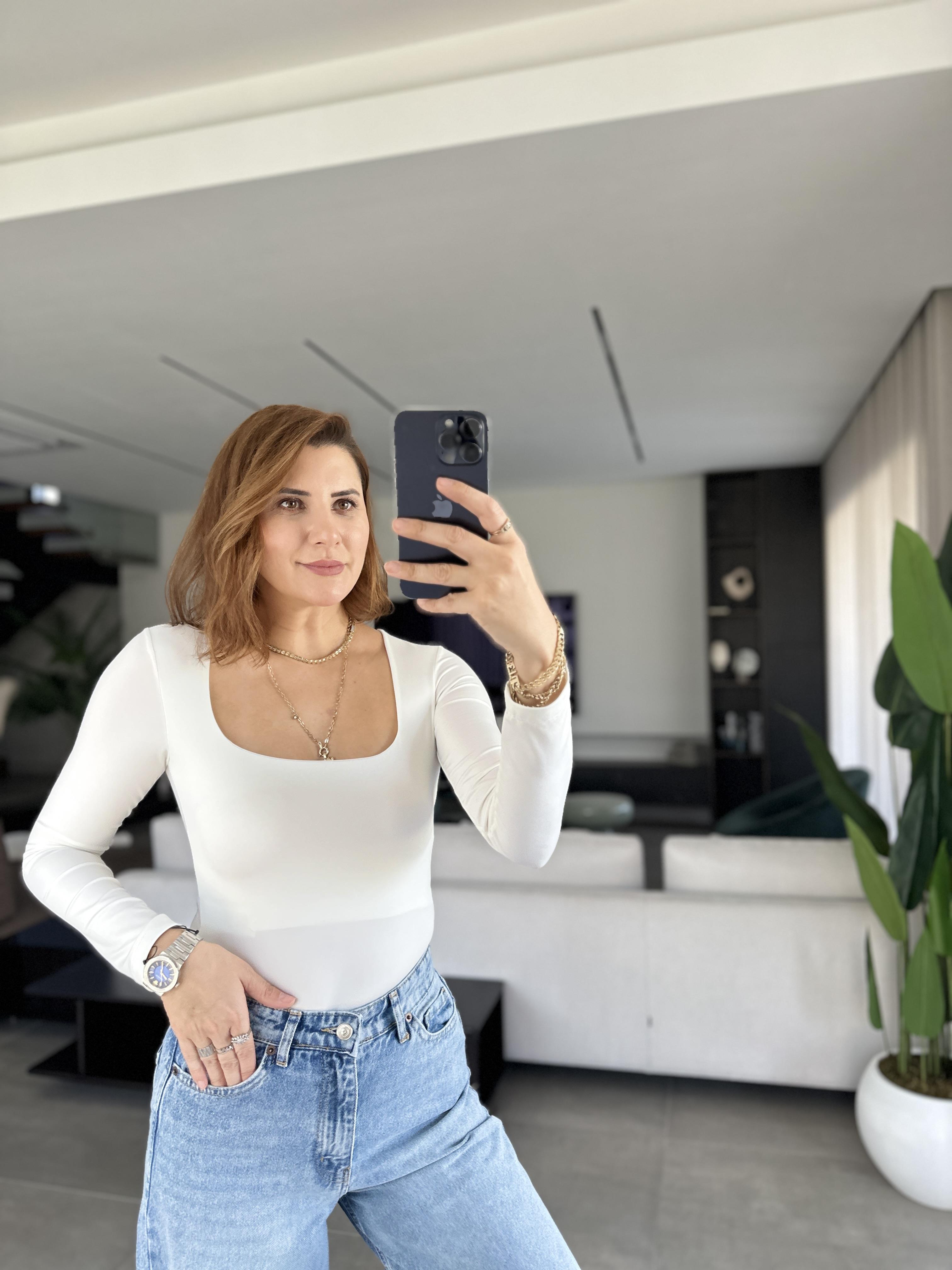 Beyaz Kare Yaka Çıtçıtlı Badi