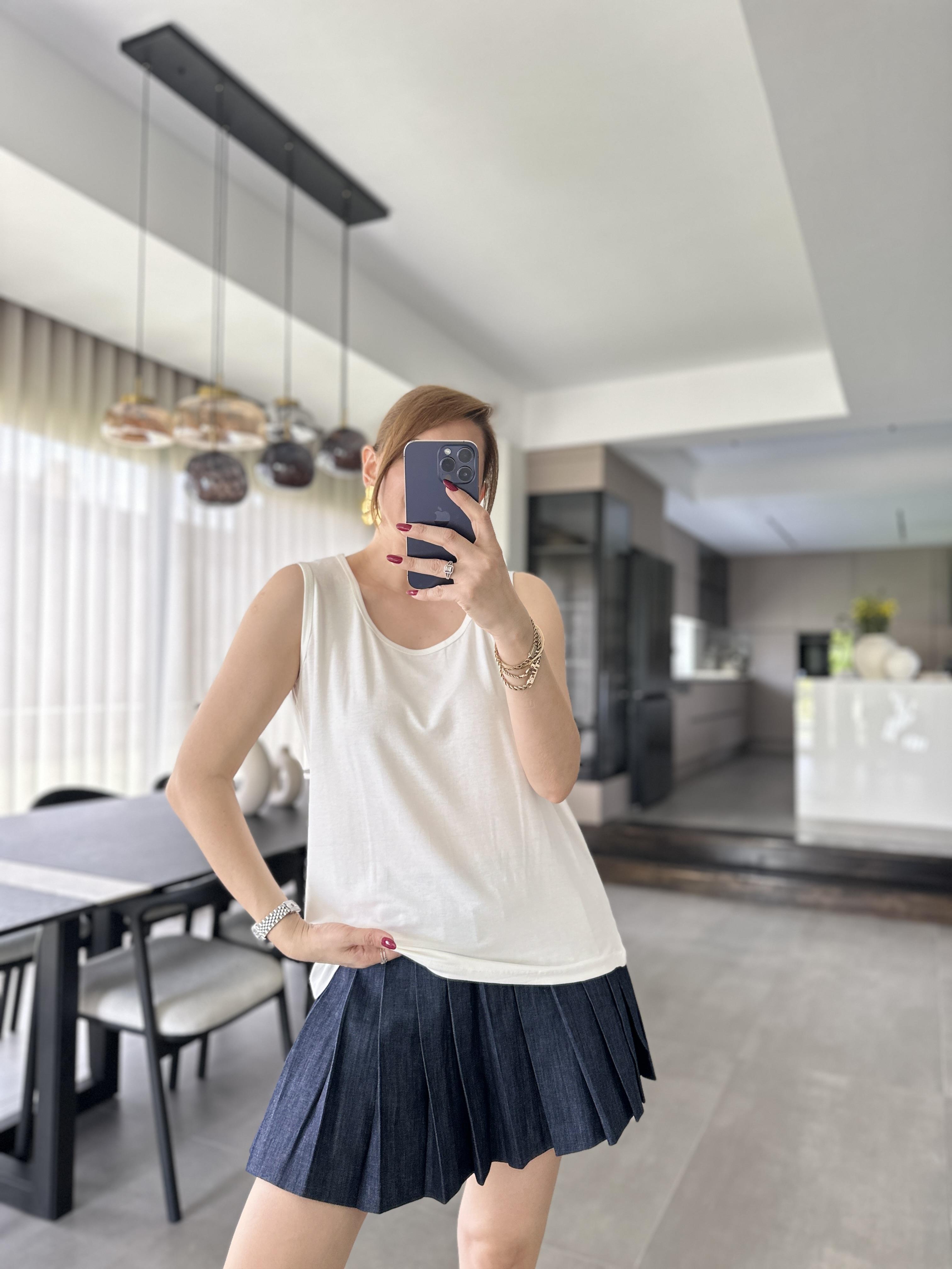 Beyaz Kolsuz U Yaka Atlet