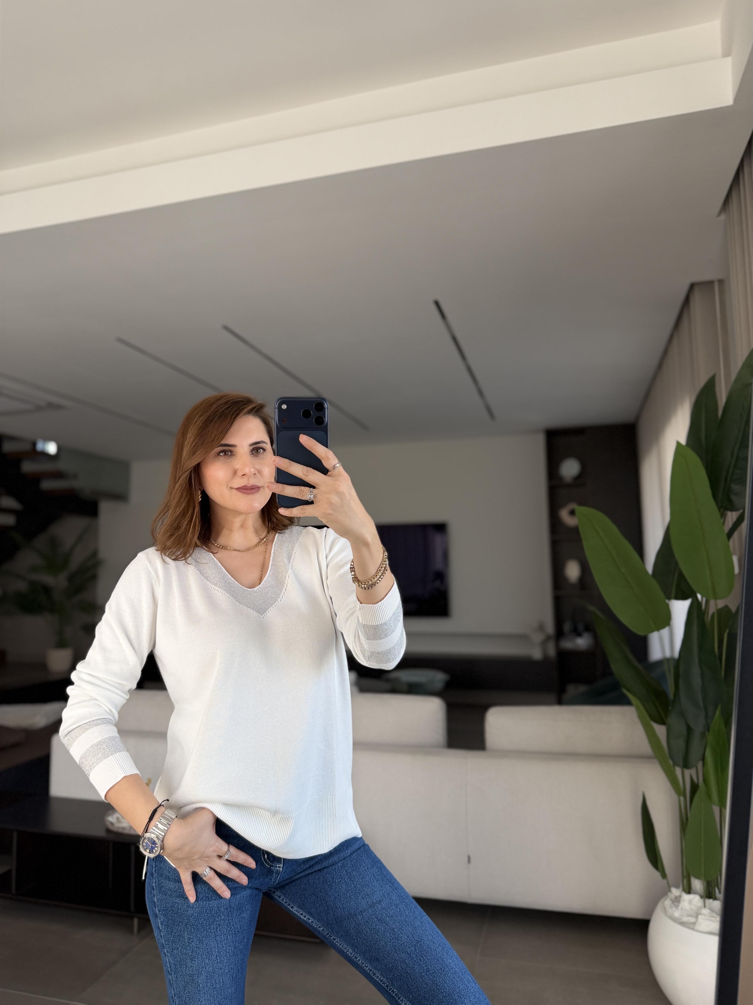 Beyaz Livya Yaka Ve Kol Sim Şeritli Bluz